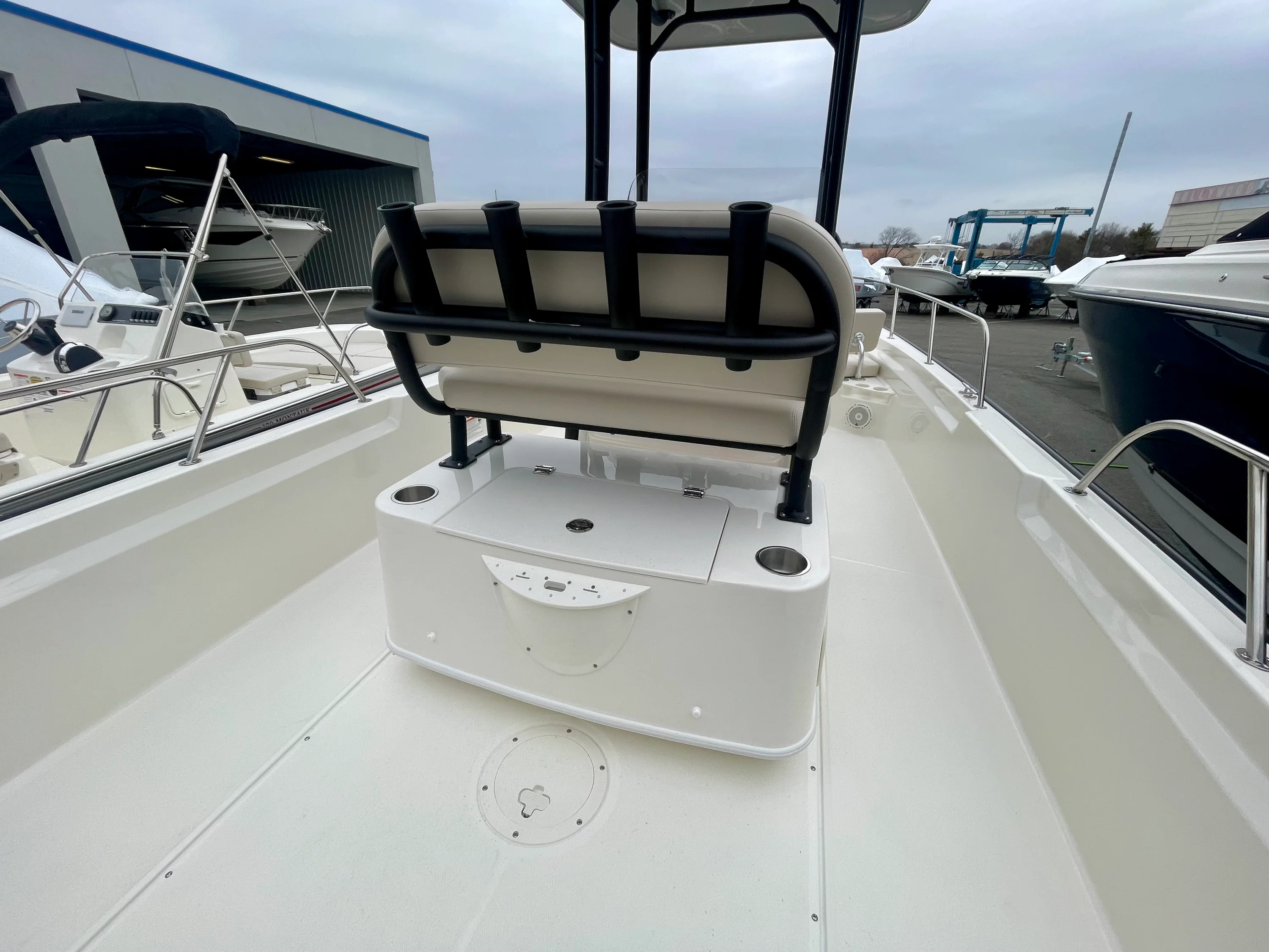2026 Boston Whaler 210 Montauk Image Thumbnail #4