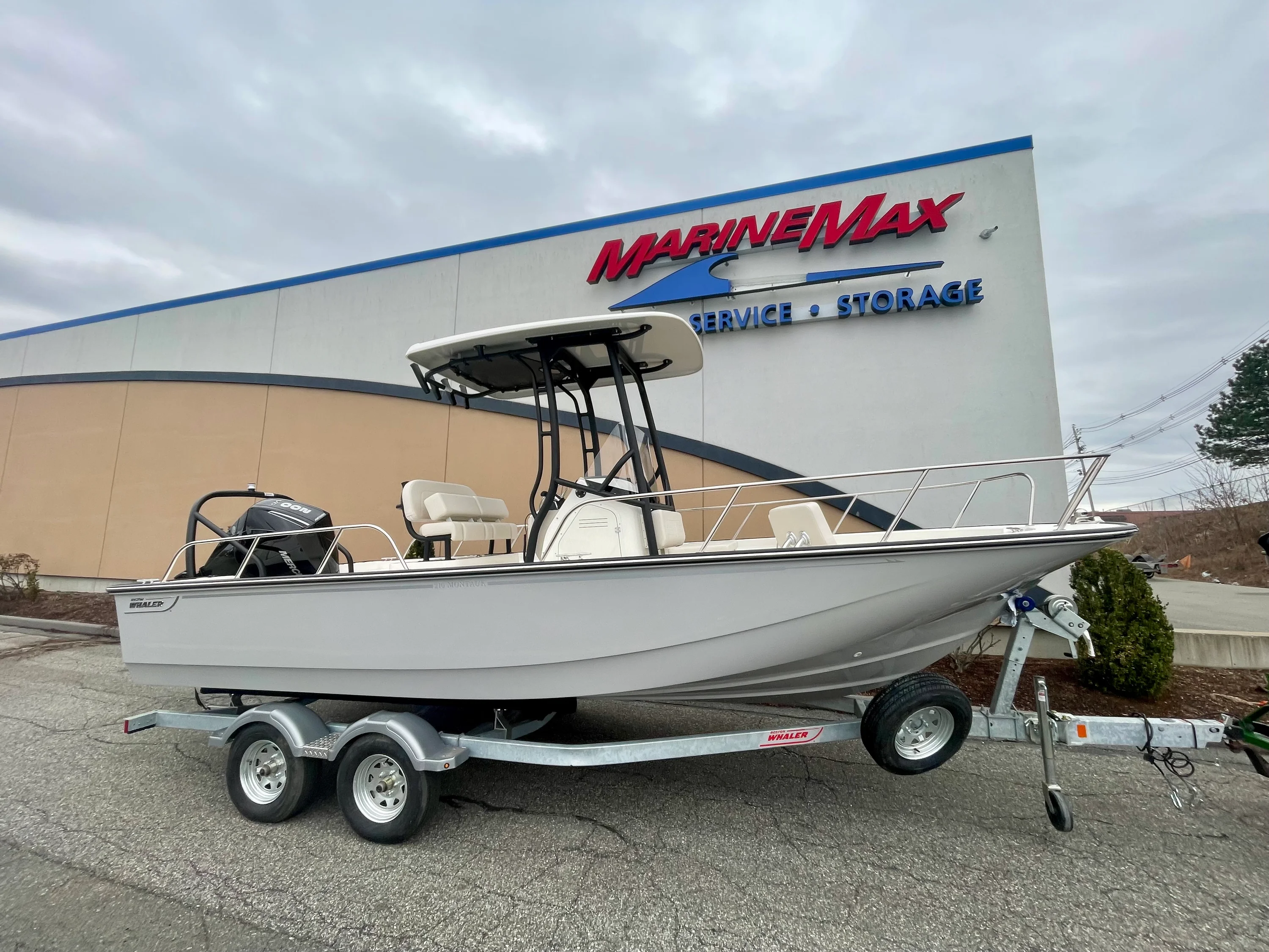 2026 Boston Whaler 210 Montauk Image Thumbnail #0