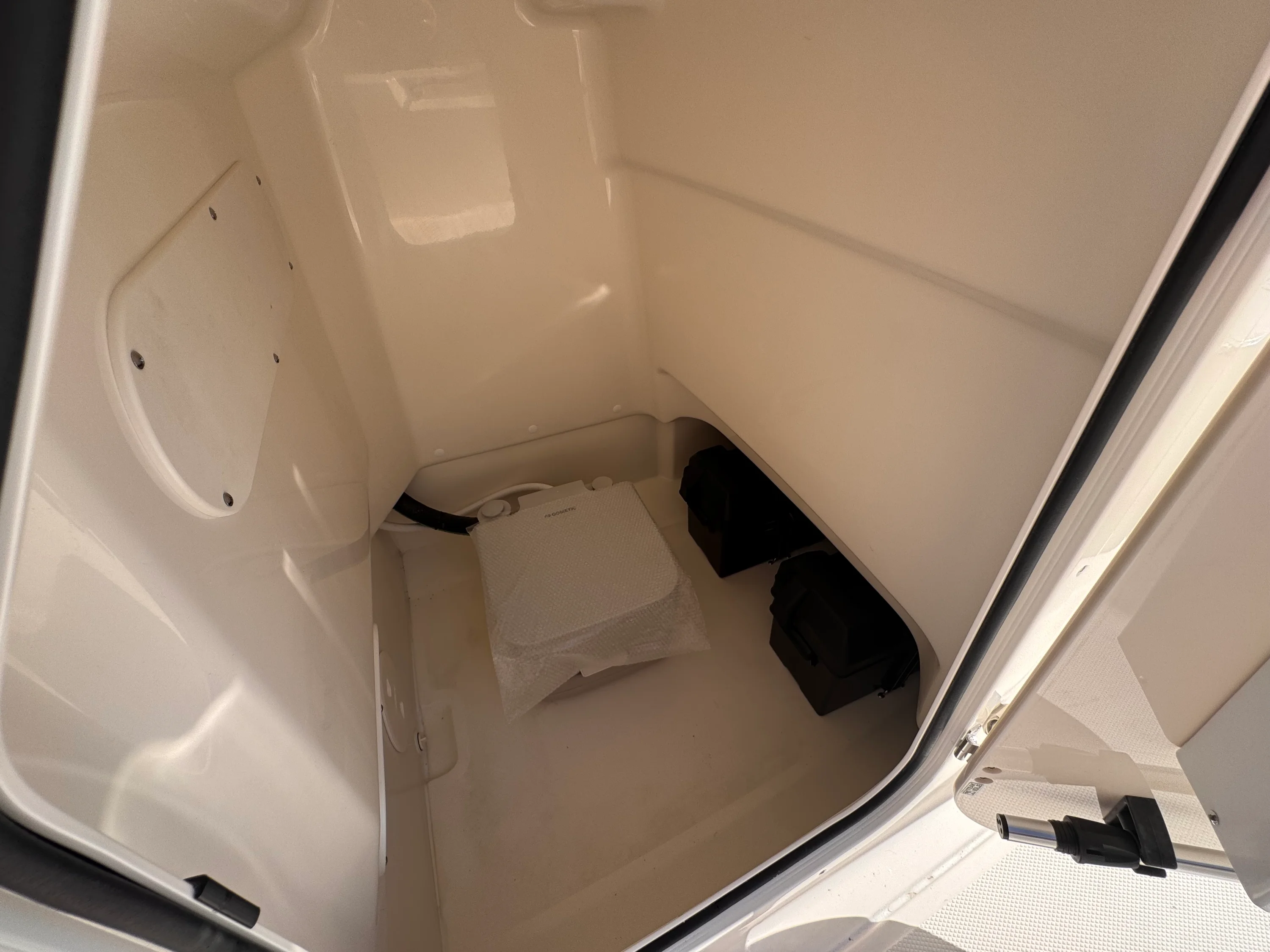 2026 Boston Whaler 210 Montauk Image Thumbnail #18