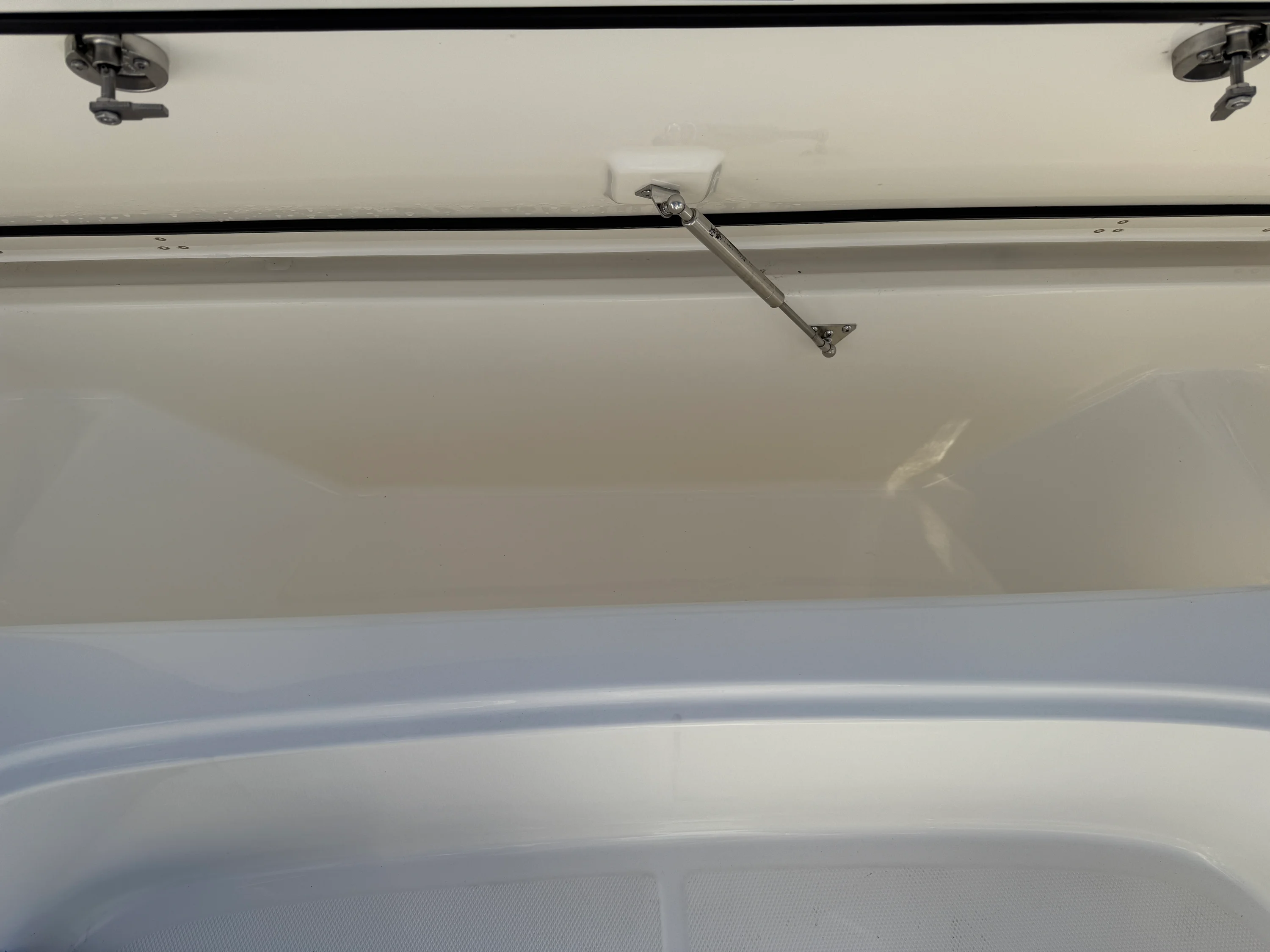 2026 Boston Whaler 210 Montauk Image Thumbnail #16