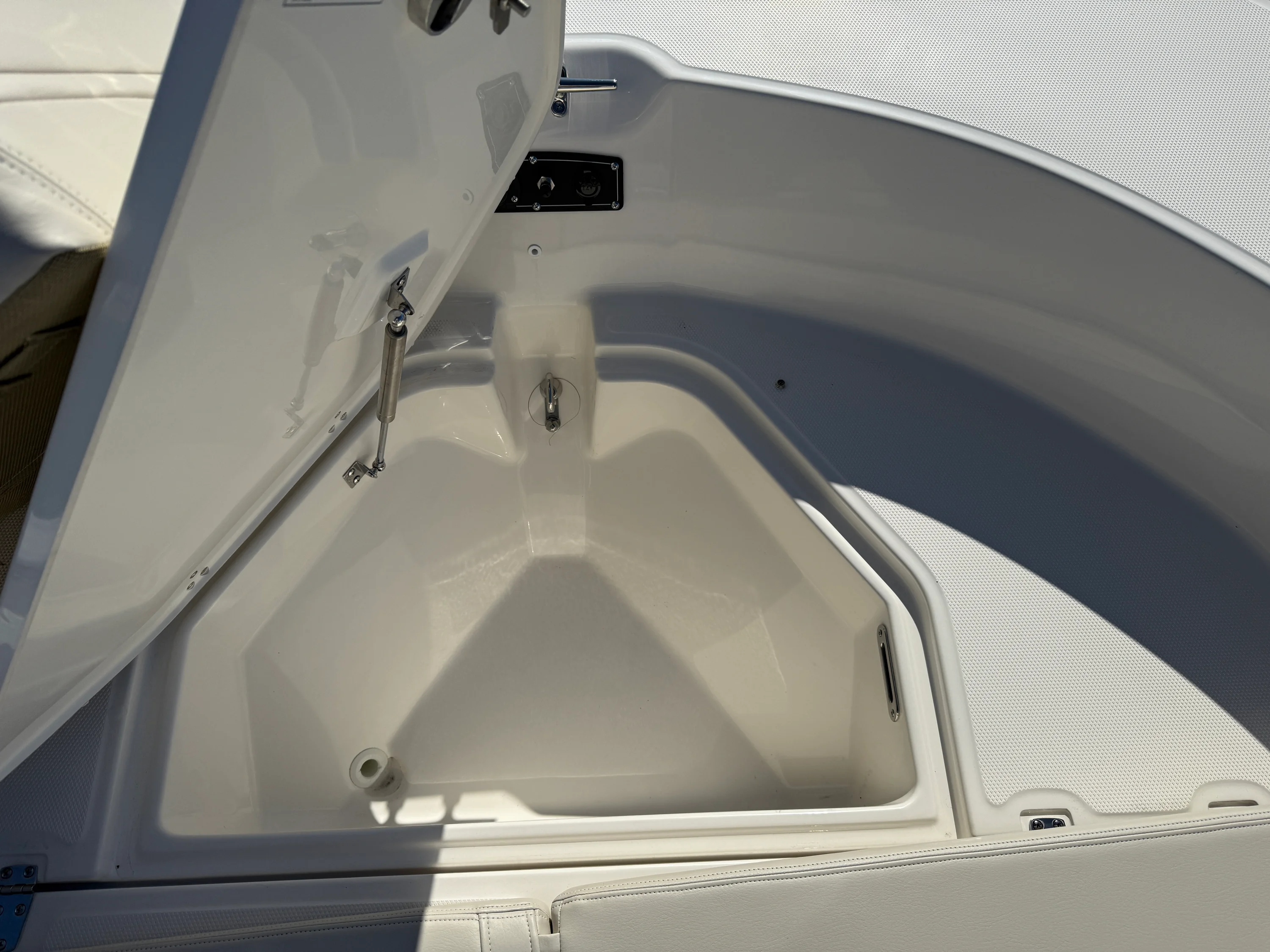 2026 Boston Whaler 210 Montauk Image Thumbnail #17