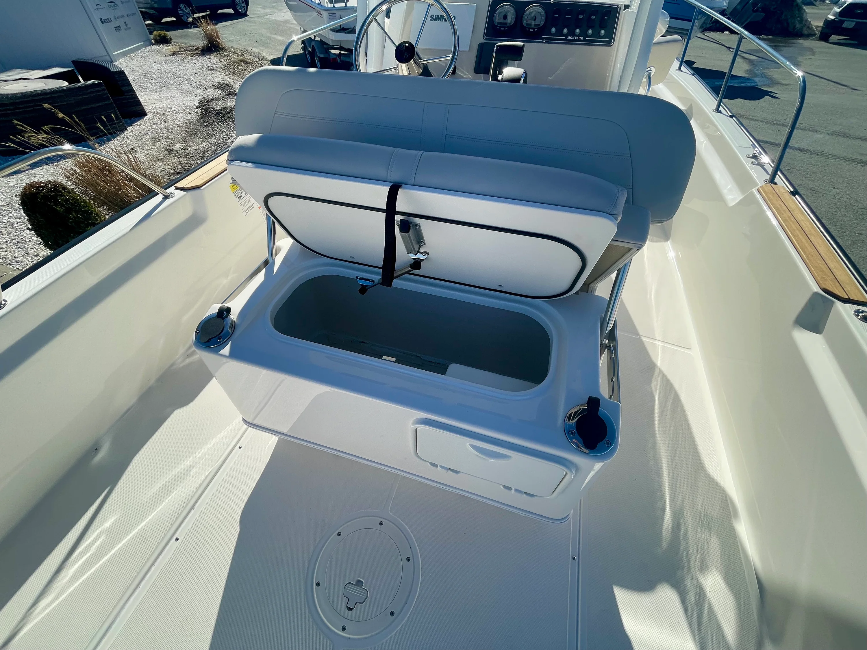 2026 Boston Whaler 210 Montauk Image Thumbnail #9