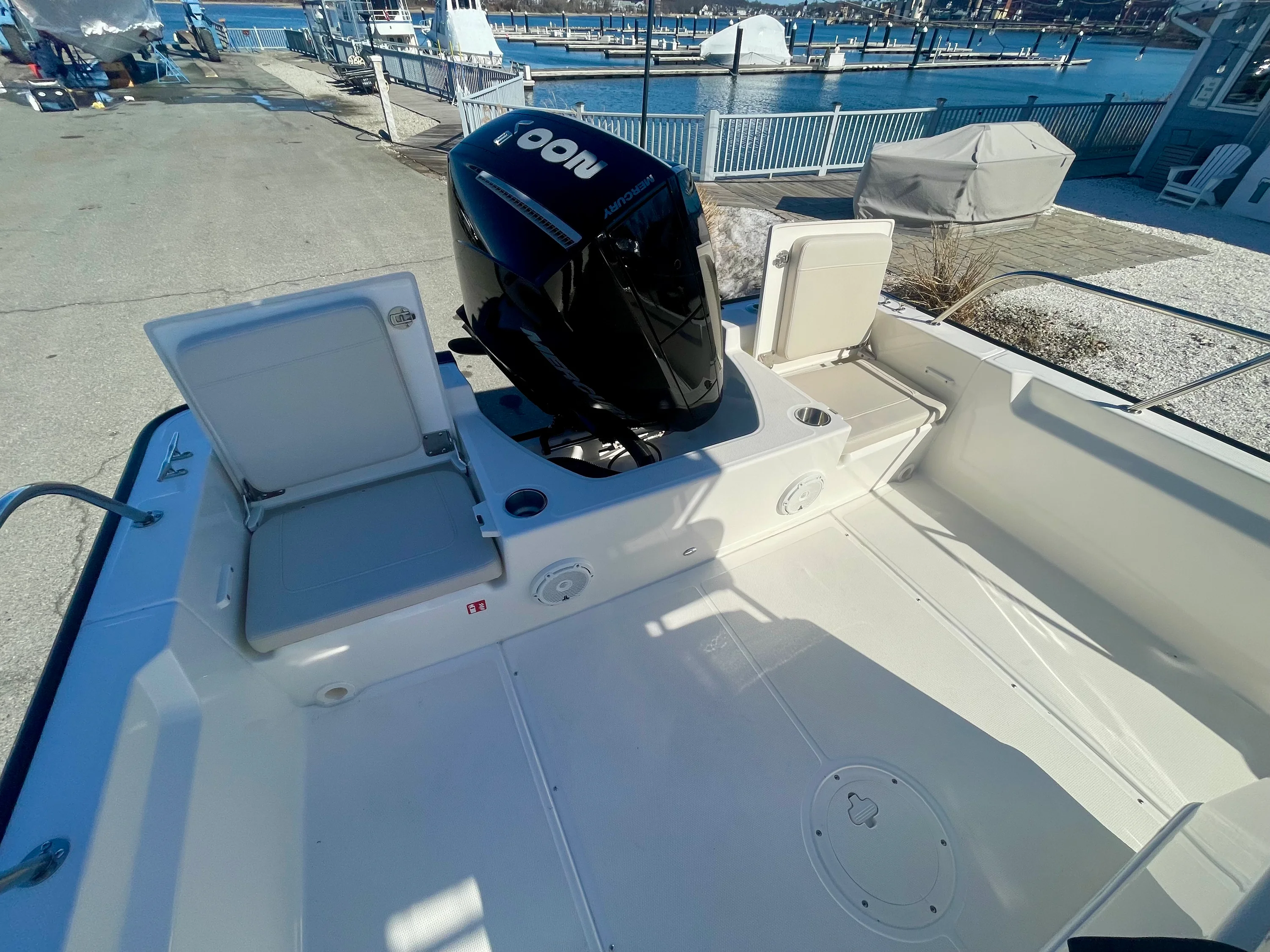 2026 Boston Whaler 210 Montauk Image Thumbnail #6