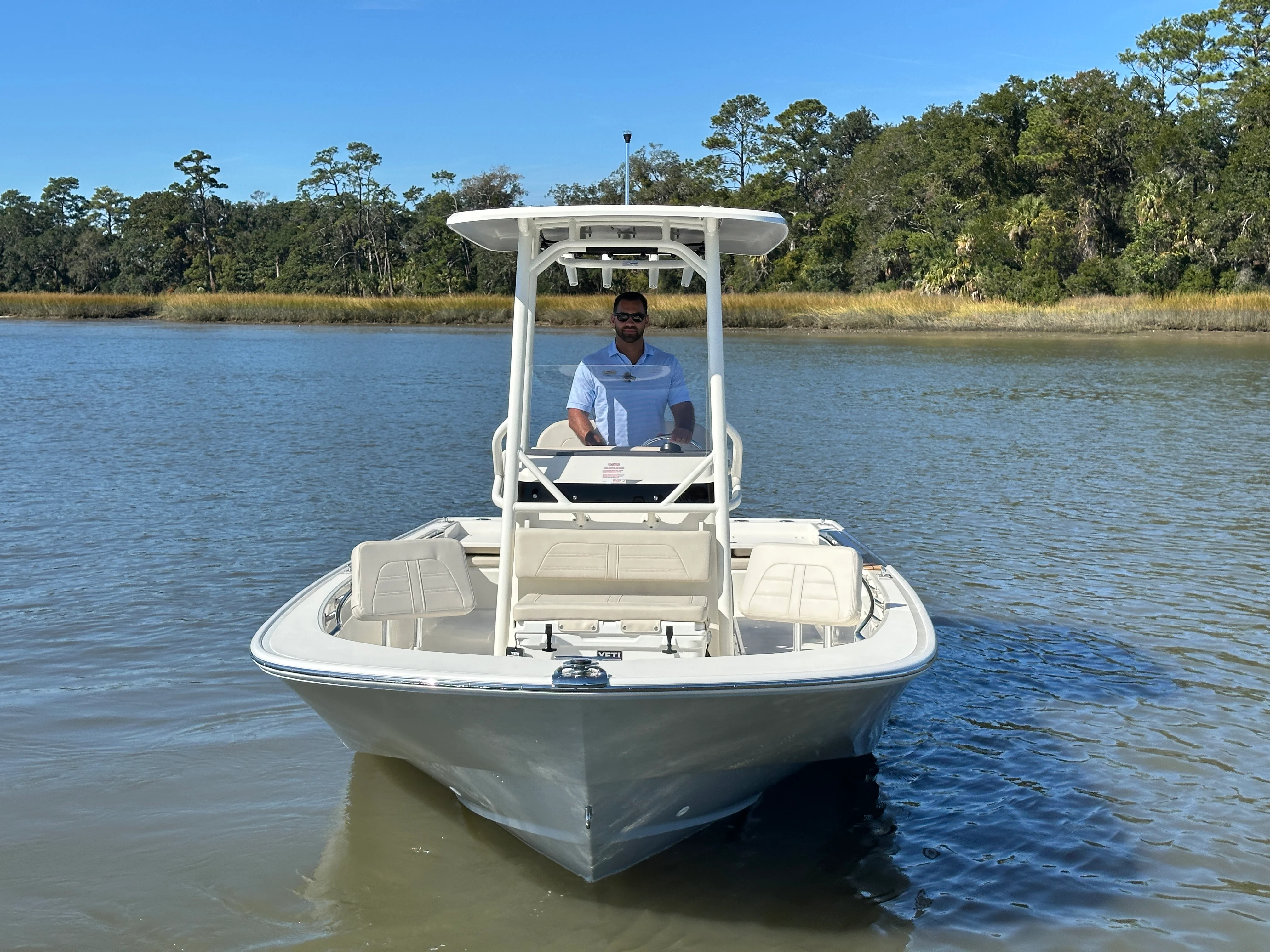 Thumbnail 3 for 2026 Boston Whaler 210 Montauk