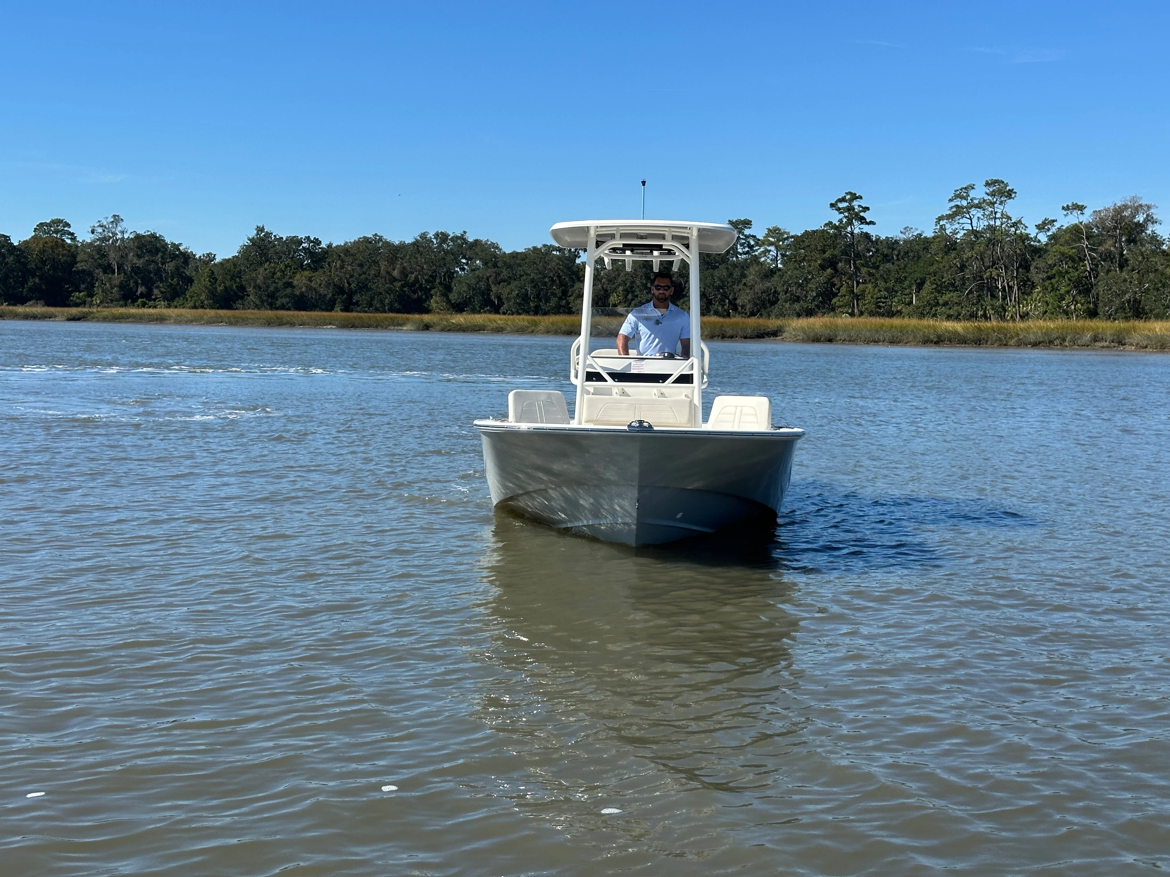 Thumbnail 4 for 2026 Boston Whaler 210 Montauk