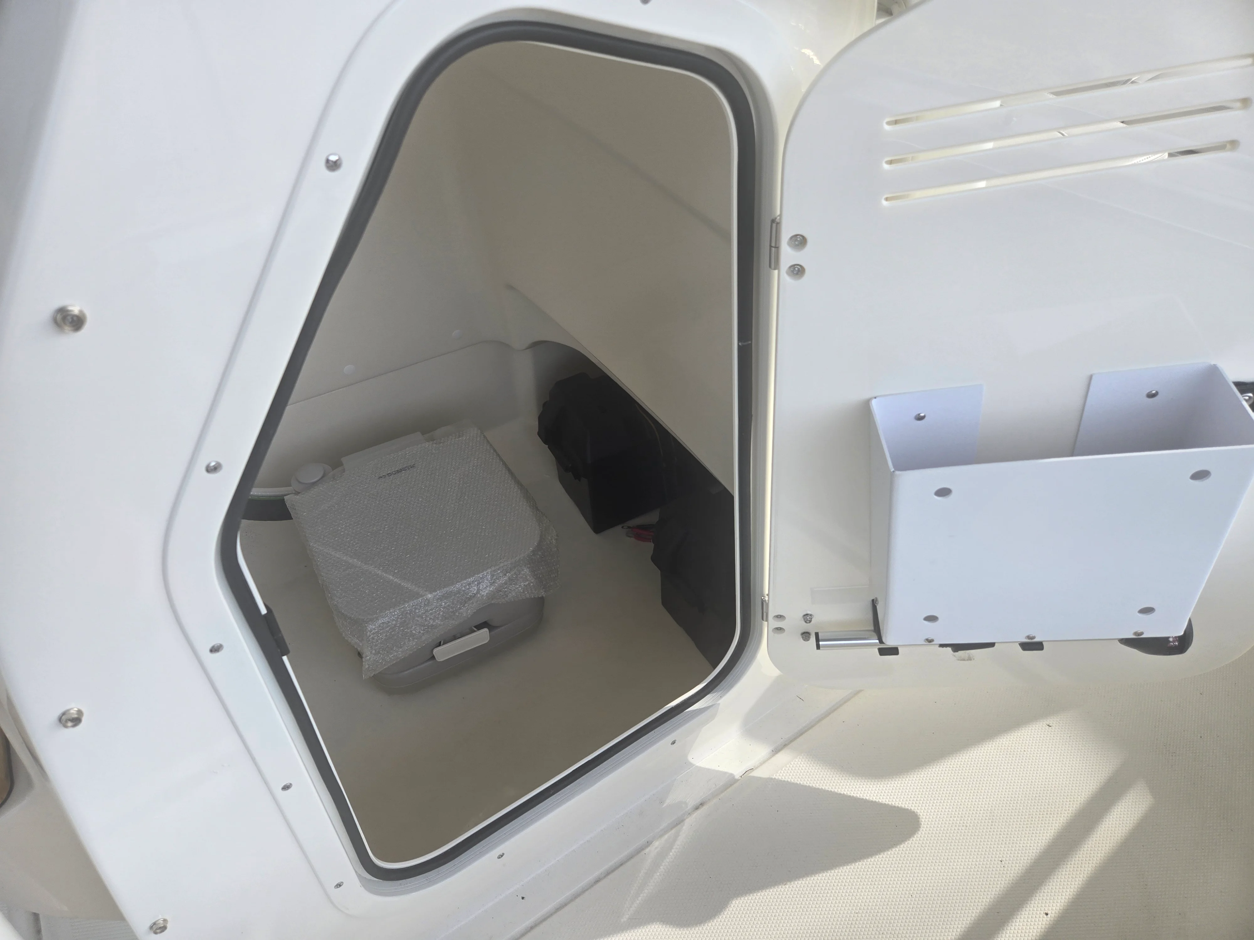 2026 Boston Whaler 210 Montauk Image Thumbnail #12