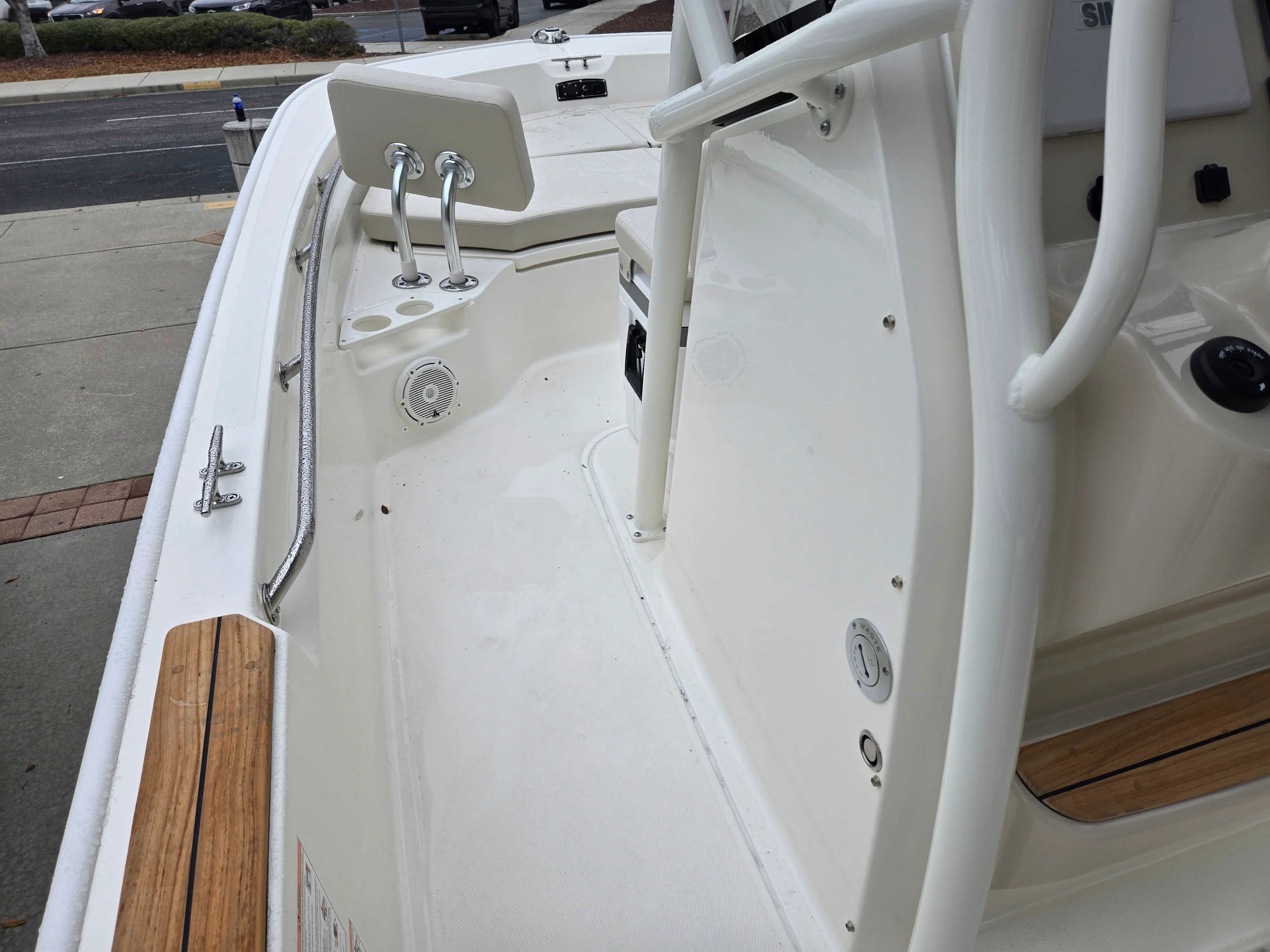 2026 Boston Whaler 210 Montauk Image Thumbnail #10
