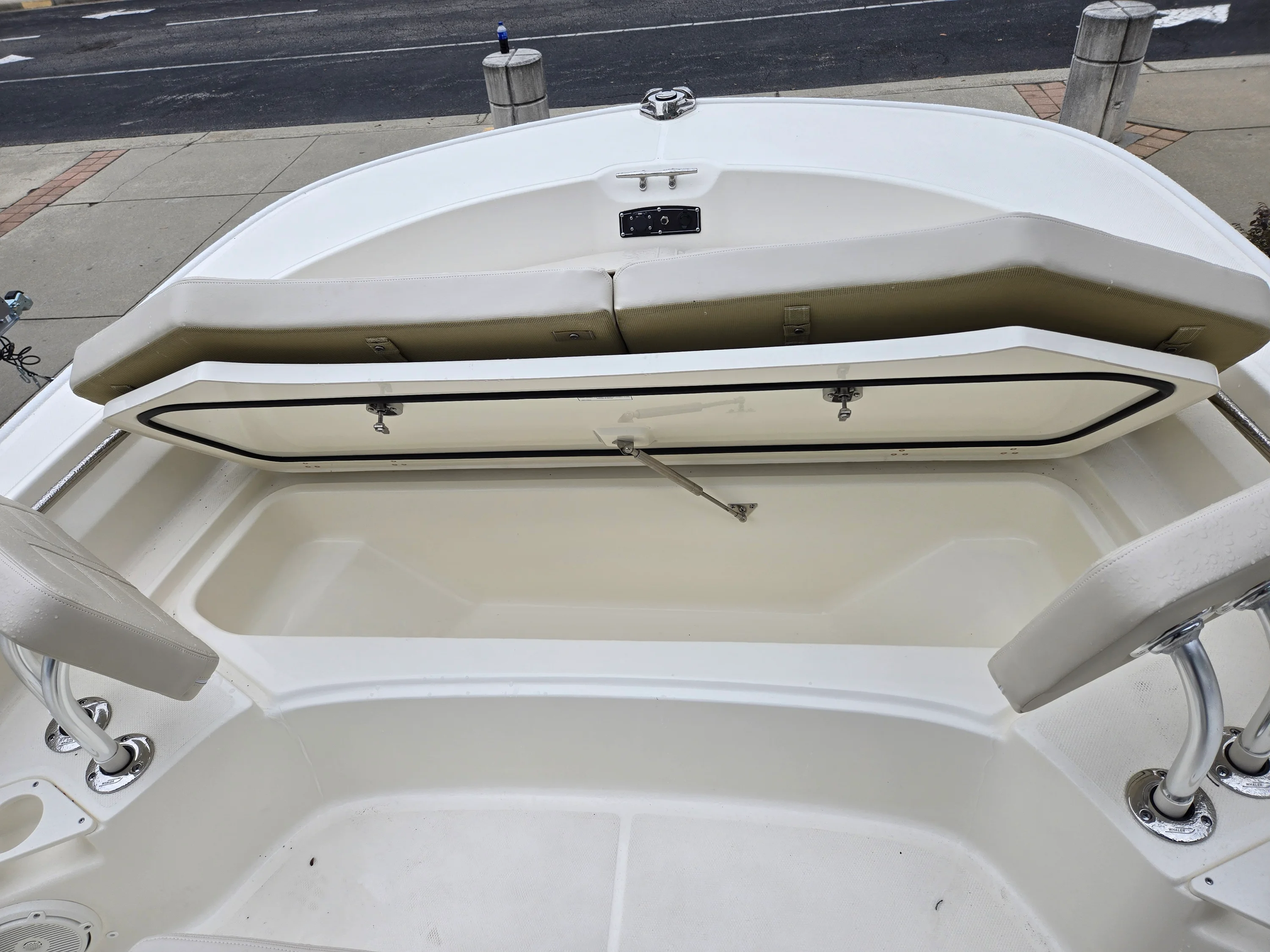 2026 Boston Whaler 210 Montauk Image Thumbnail #15