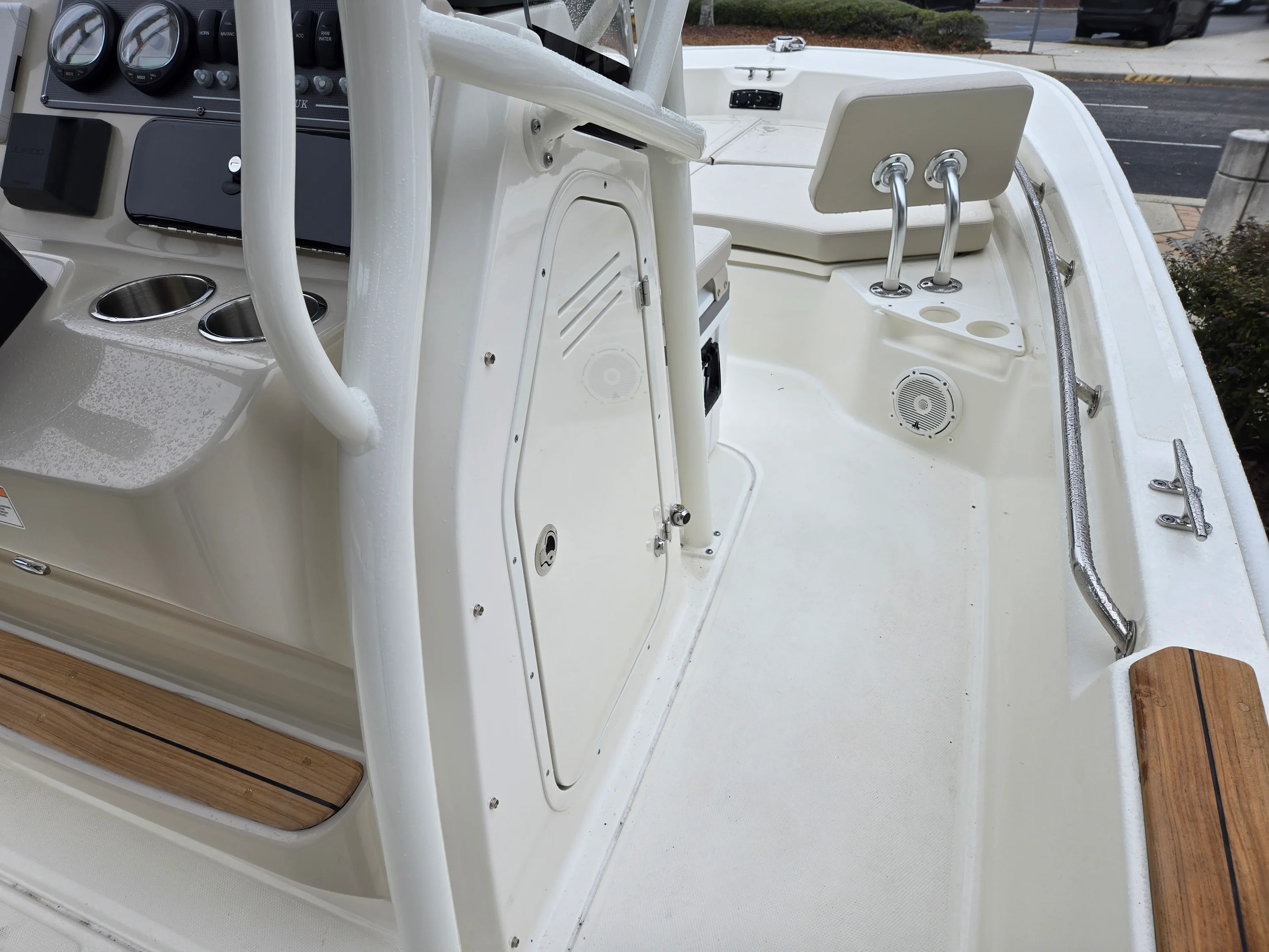 2026 Boston Whaler 210 Montauk Image Thumbnail #11