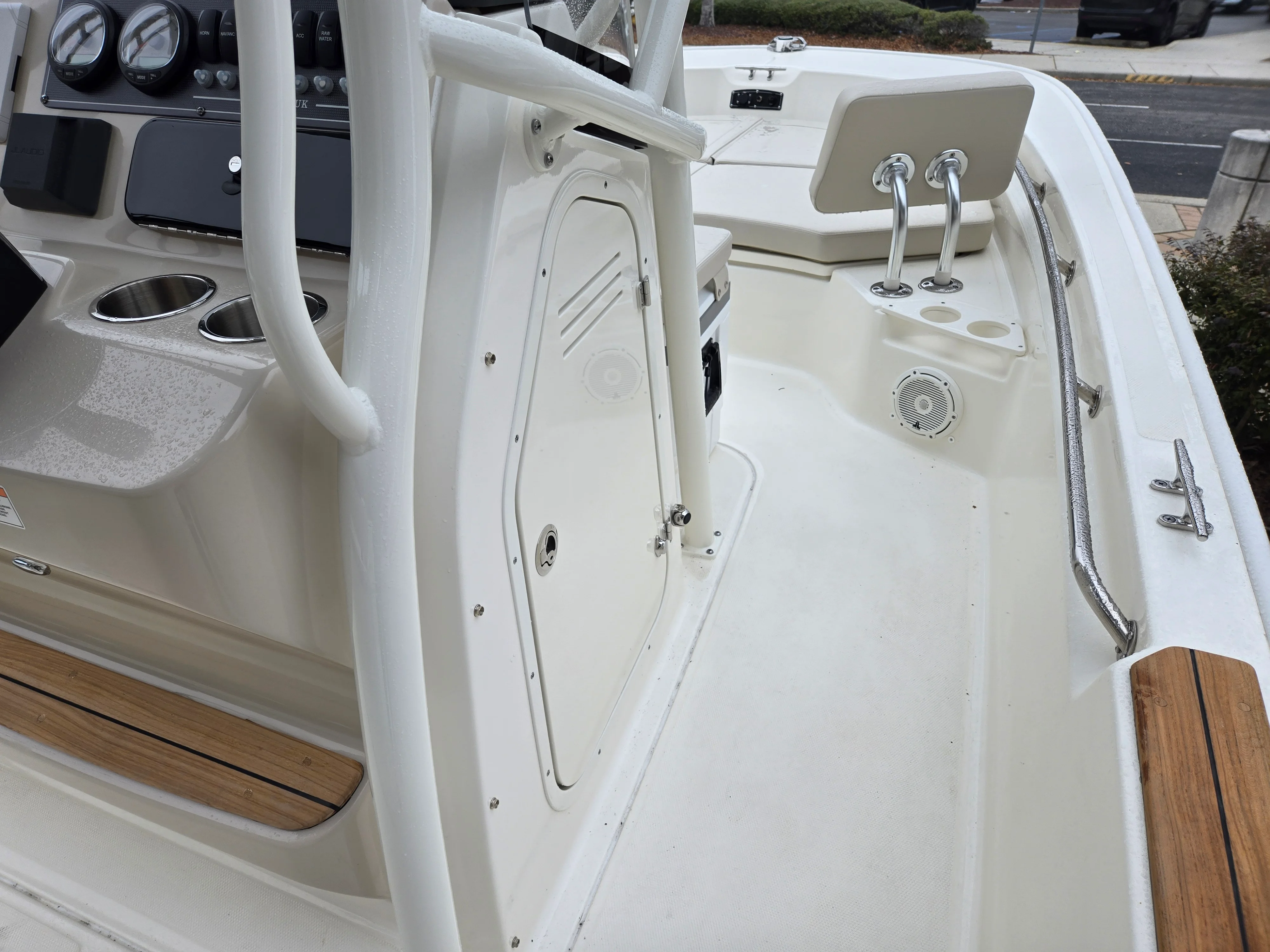 2026 Boston Whaler 210 Montauk Image Thumbnail #11