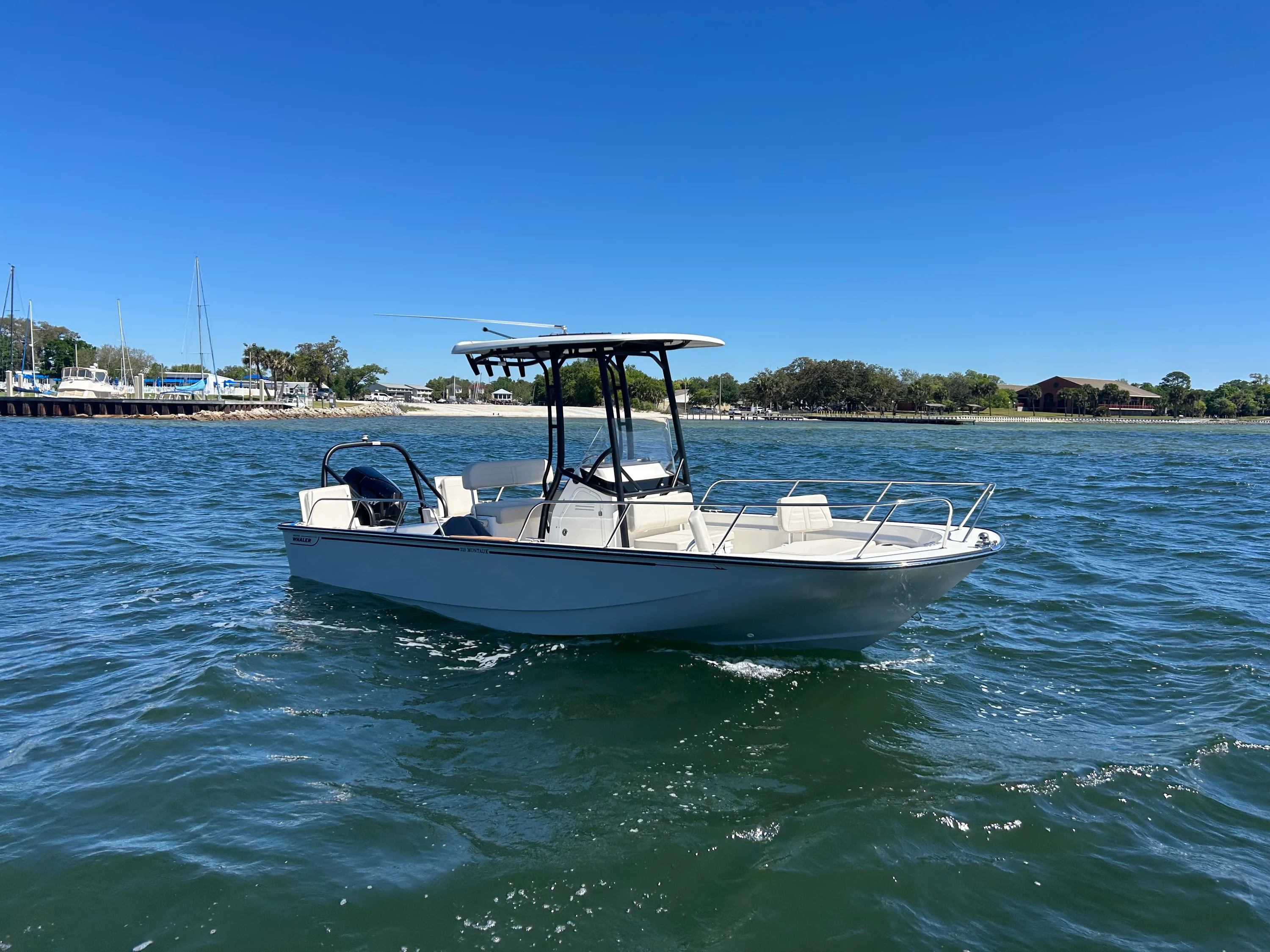 2026 Boston Whaler 210 Montauk Image Thumbnail #8