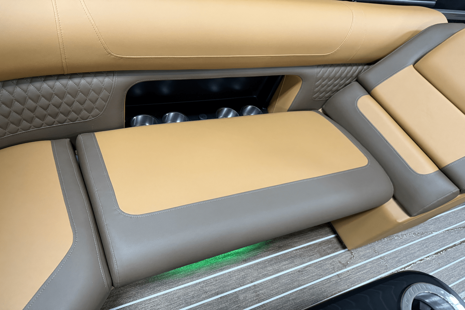 2026 Premier 230SOLARIS Image Thumbnail #29