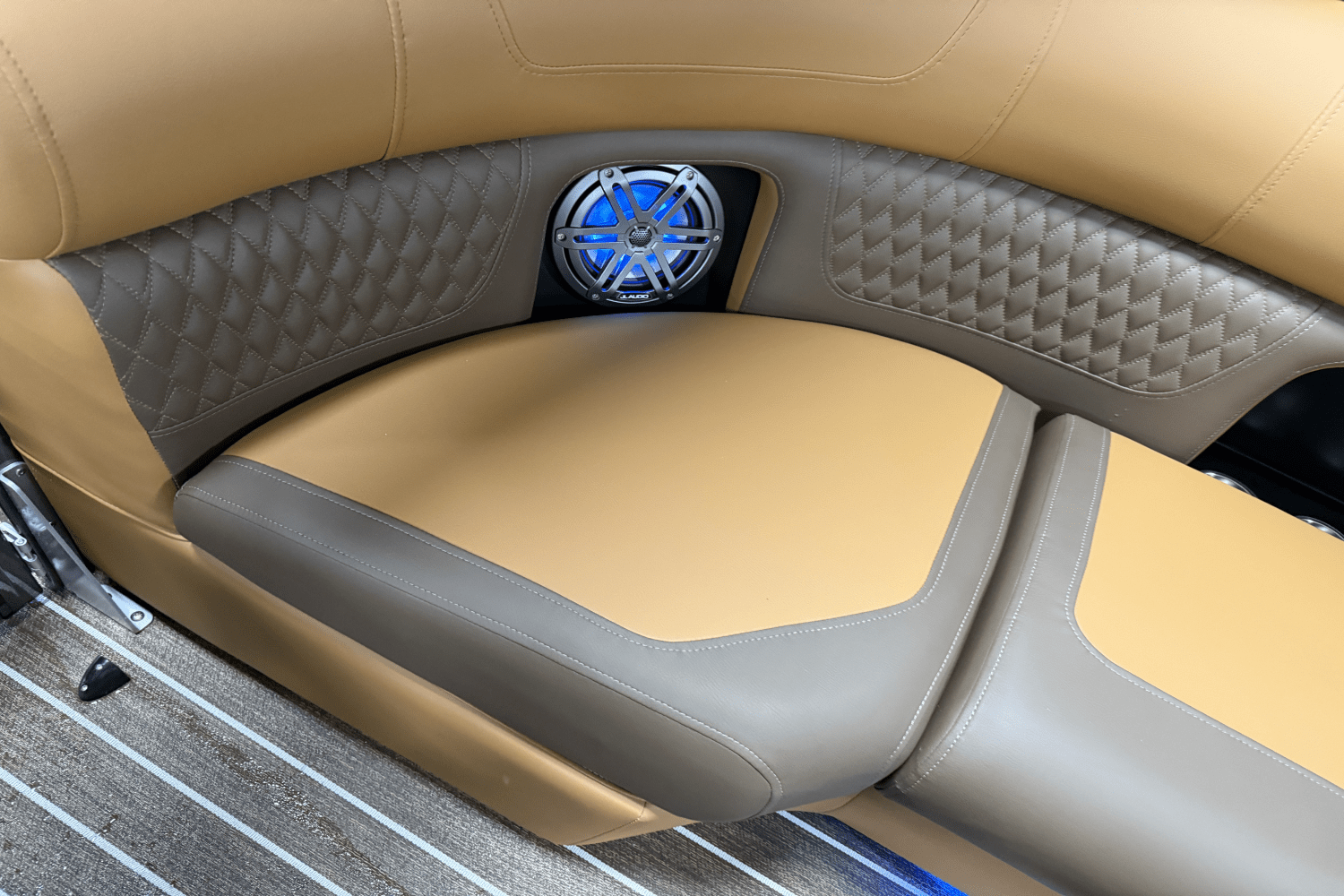 2026 Premier 230SOLARIS Image Thumbnail #27