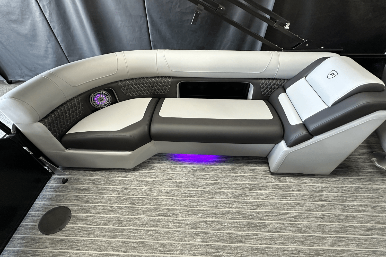 2025 Premier 230 Solaris Image Thumbnail #25