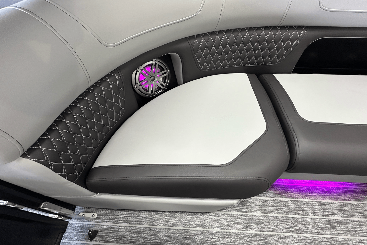2025 Premier 230 Solaris Image Thumbnail #26