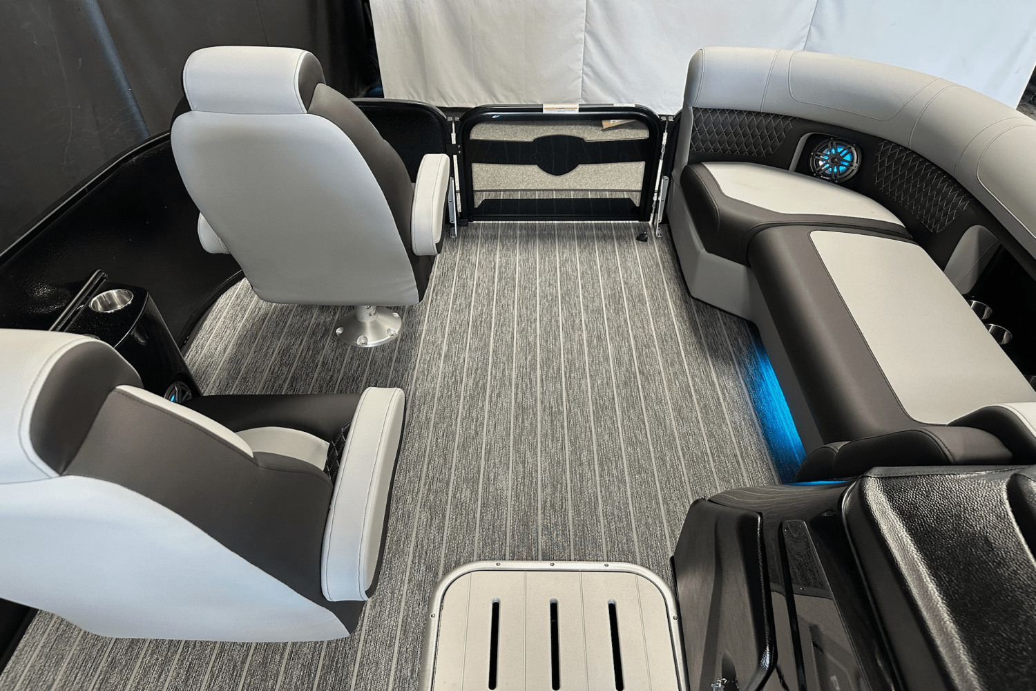 2025 Premier 230 Solaris Image Thumbnail #58