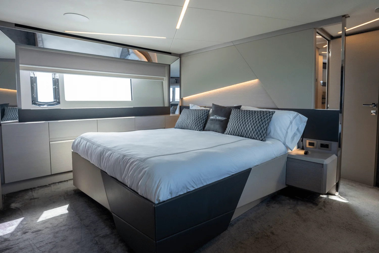 2020 Pershing 7X Image Thumbnail #34