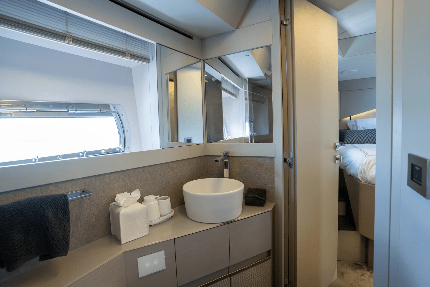 2020 Pershing 7X Image Thumbnail #29