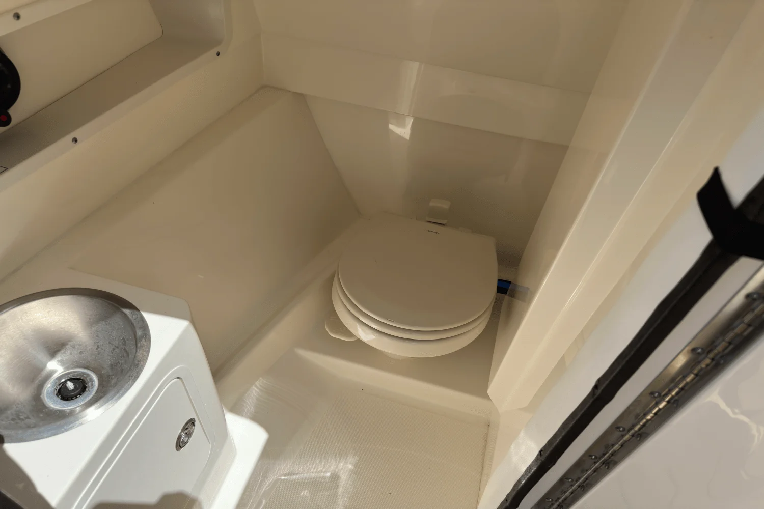 2020 Sea Ray 270 SDX Image Thumbnail #12