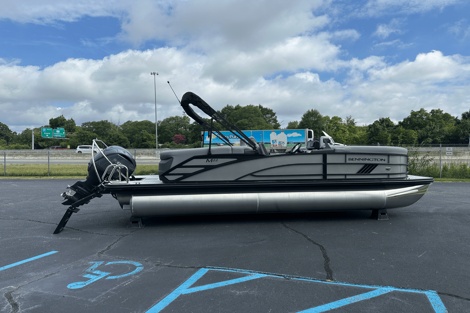 2026 Bennington 22MFB Image Thumbnail #3