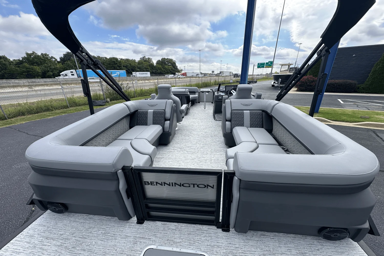 2026 Bennington 22MFB Image Thumbnail #5