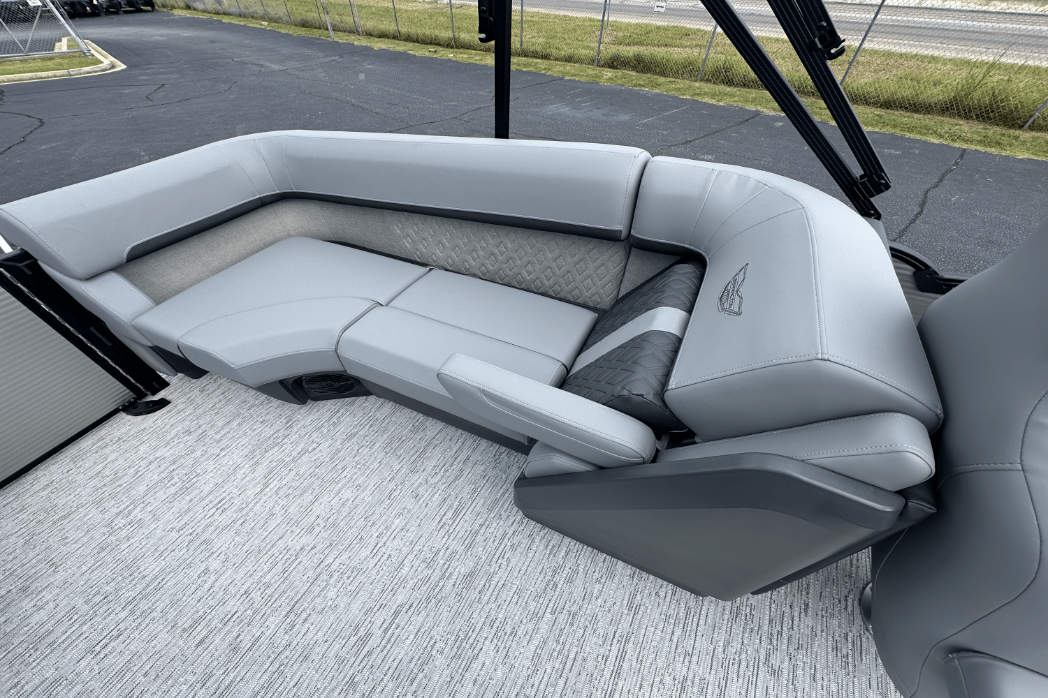 2026 Bennington 22MFB Image Thumbnail #8