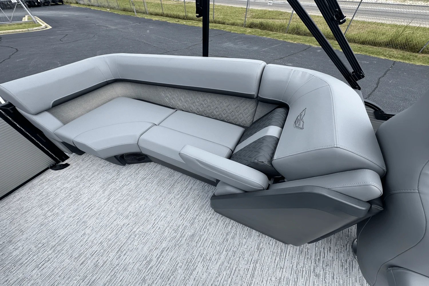 2026 Bennington 22MFB Image Thumbnail #8