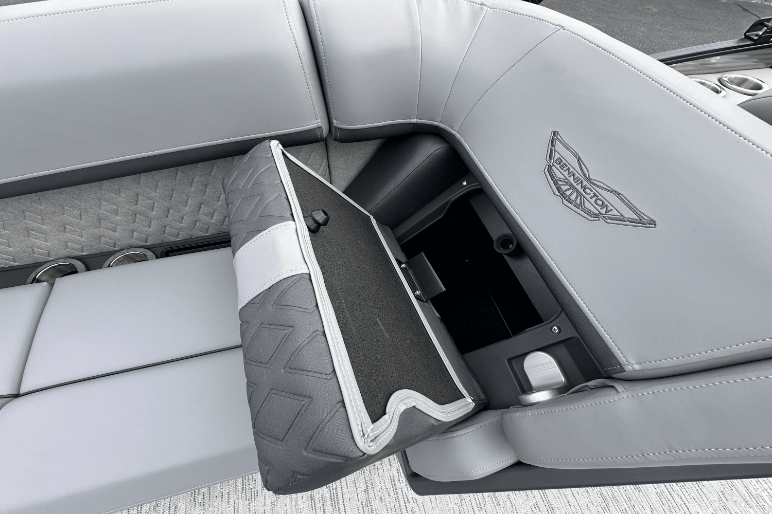 2026 Bennington 22MFB Image Thumbnail #9