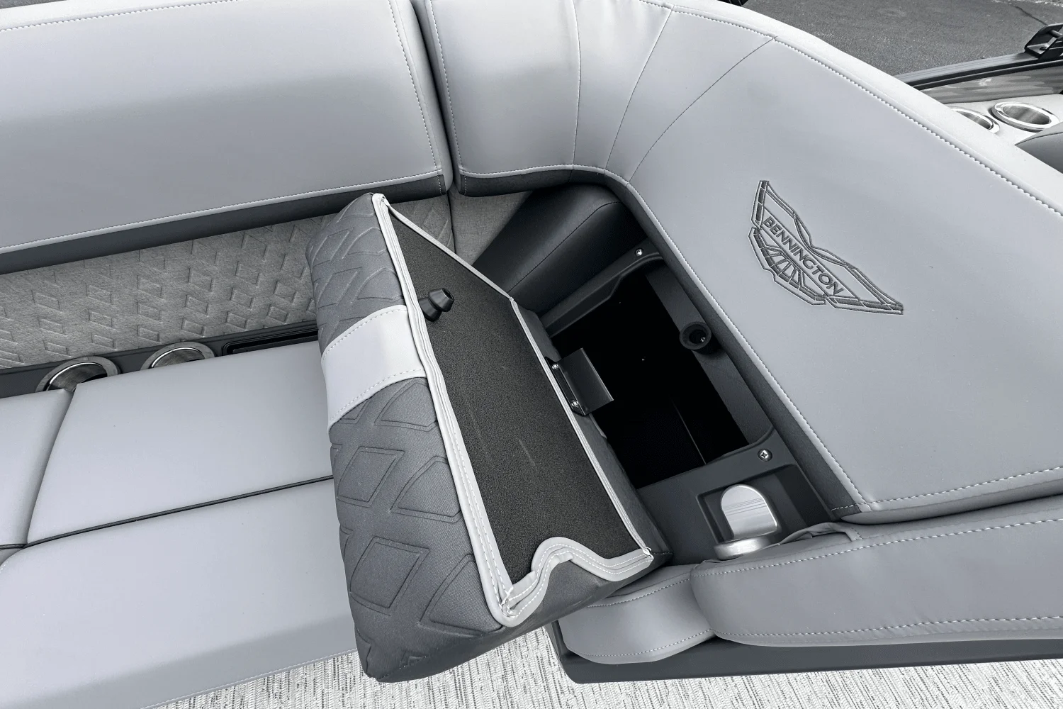 2026 Bennington 22MFB Image Thumbnail #9