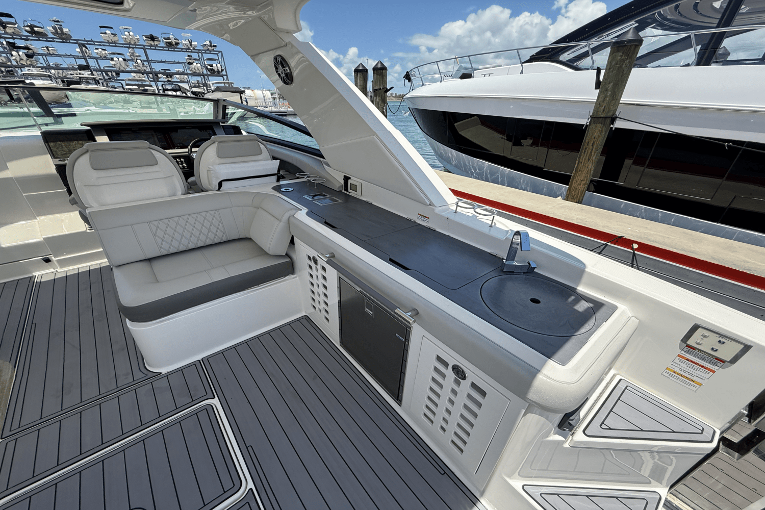 2020 Sea Ray 400 SLX-OB Image Thumbnail #14