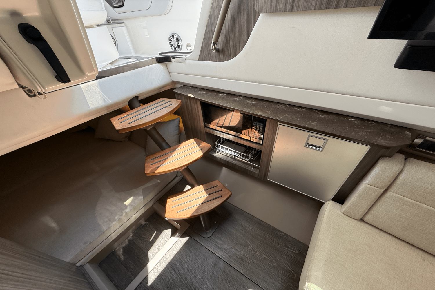 2020 Sea Ray 400 SLX OB Image Thumbnail #23