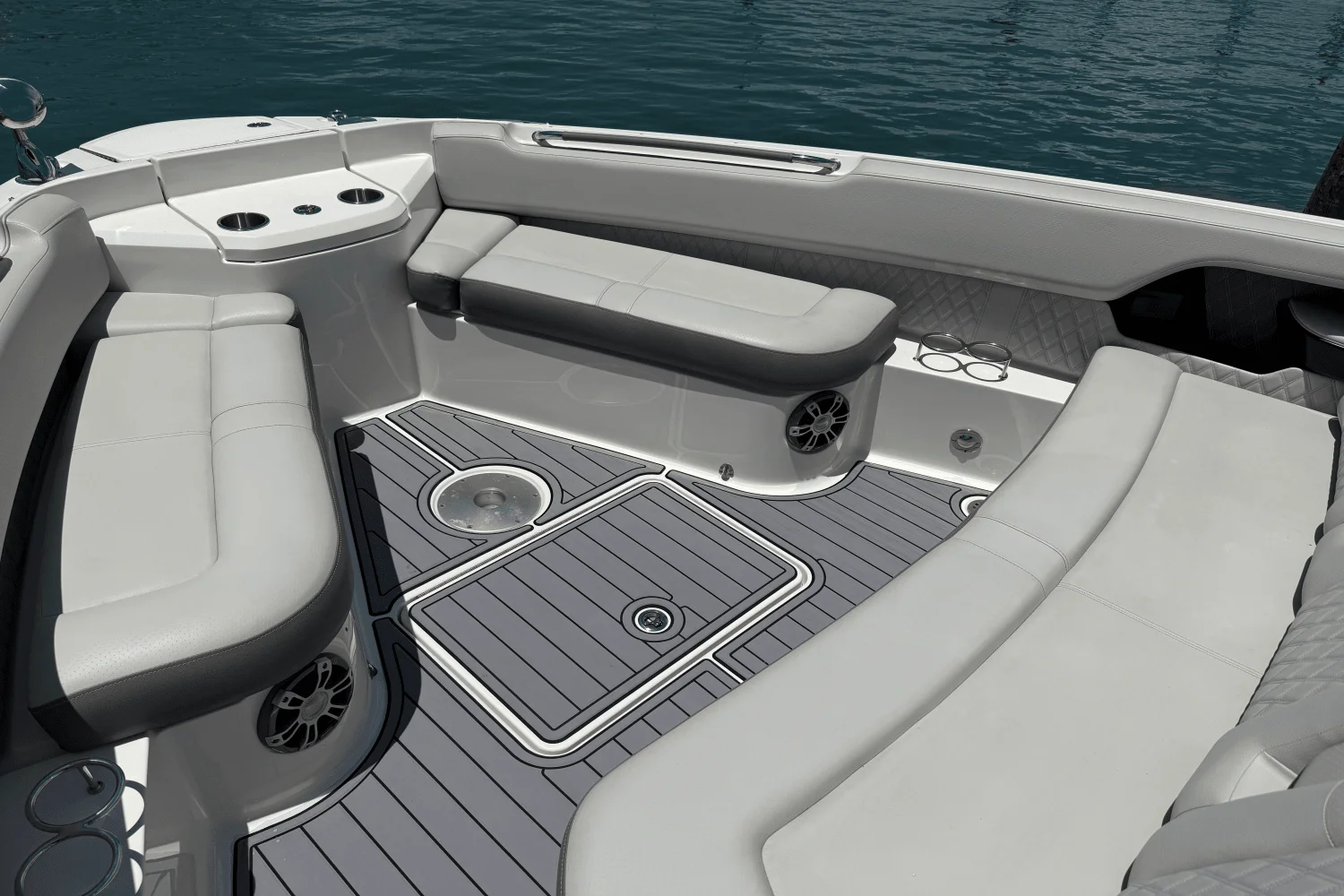 2020 Sea Ray 400 SLX OB Image Thumbnail #11