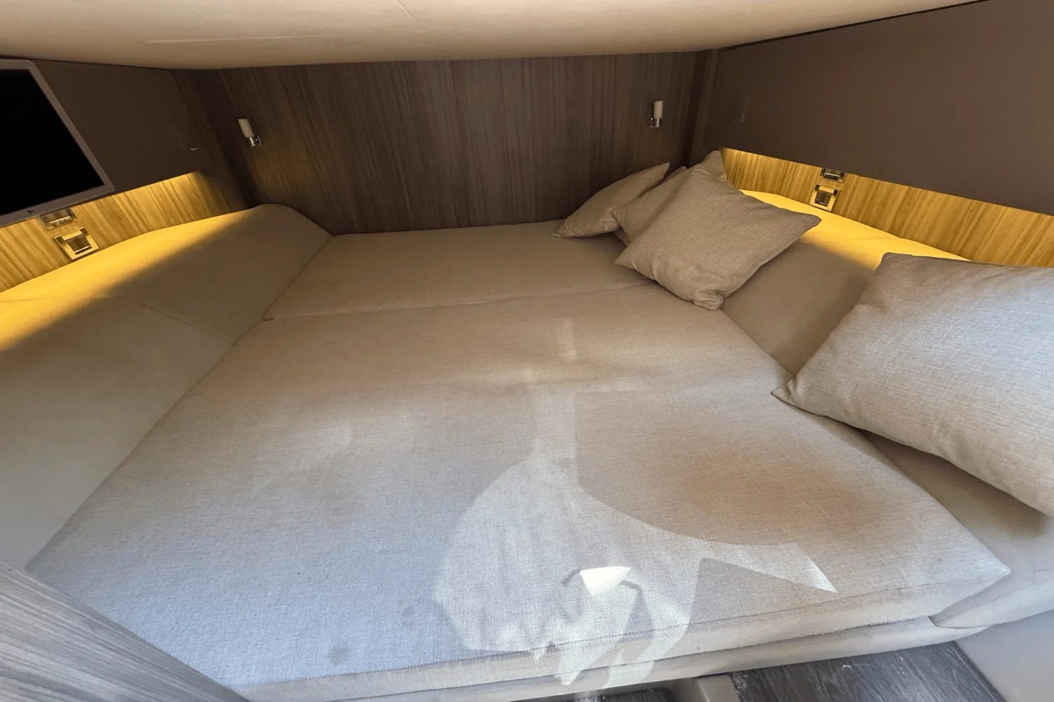 2020 Sea Ray 400 SLX OB Image Thumbnail #24