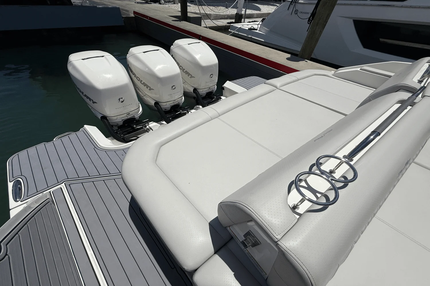 2020 Sea Ray 400 SLX OB Image Thumbnail #16