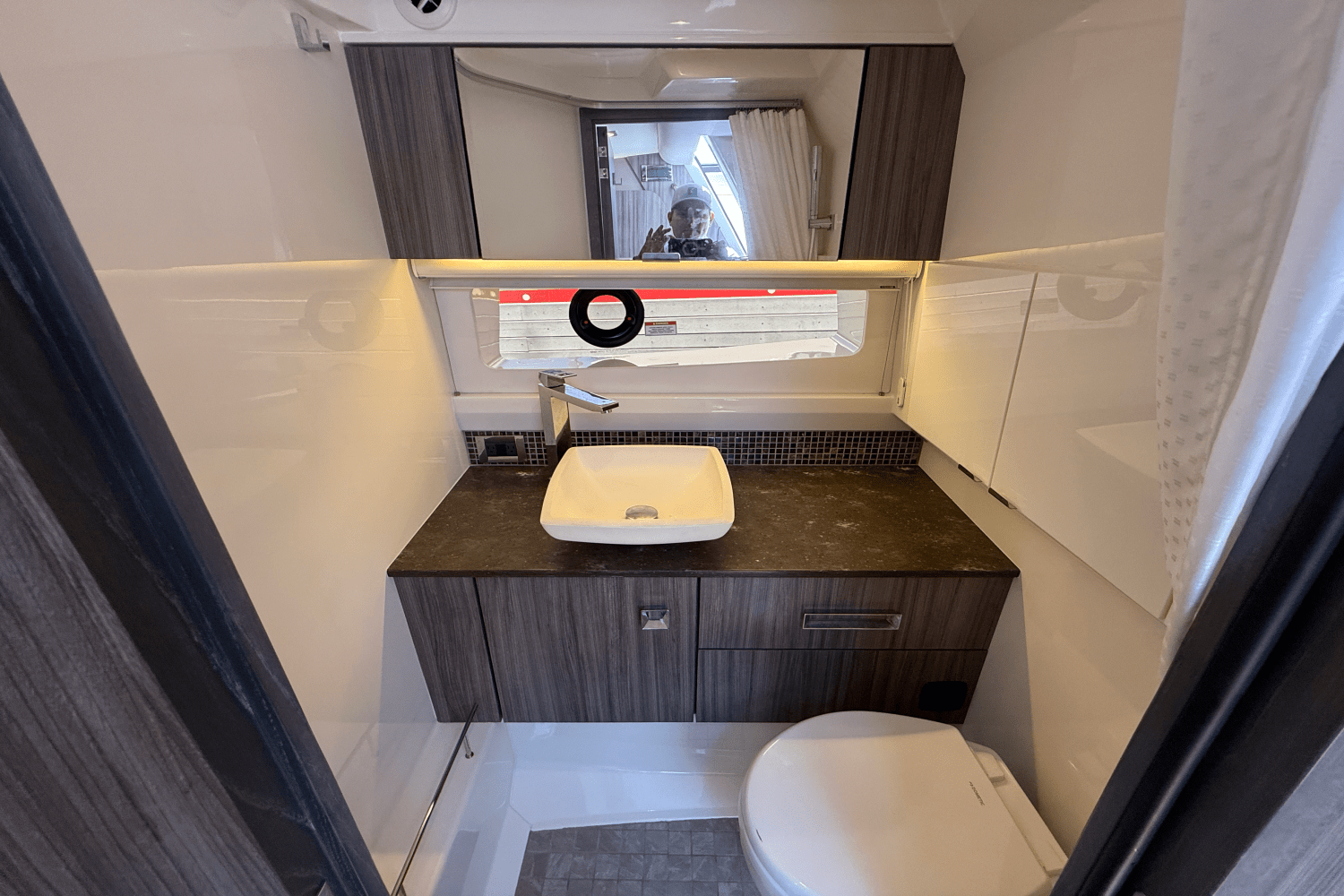 2020 Sea Ray 400 SLX OB Image Thumbnail #25