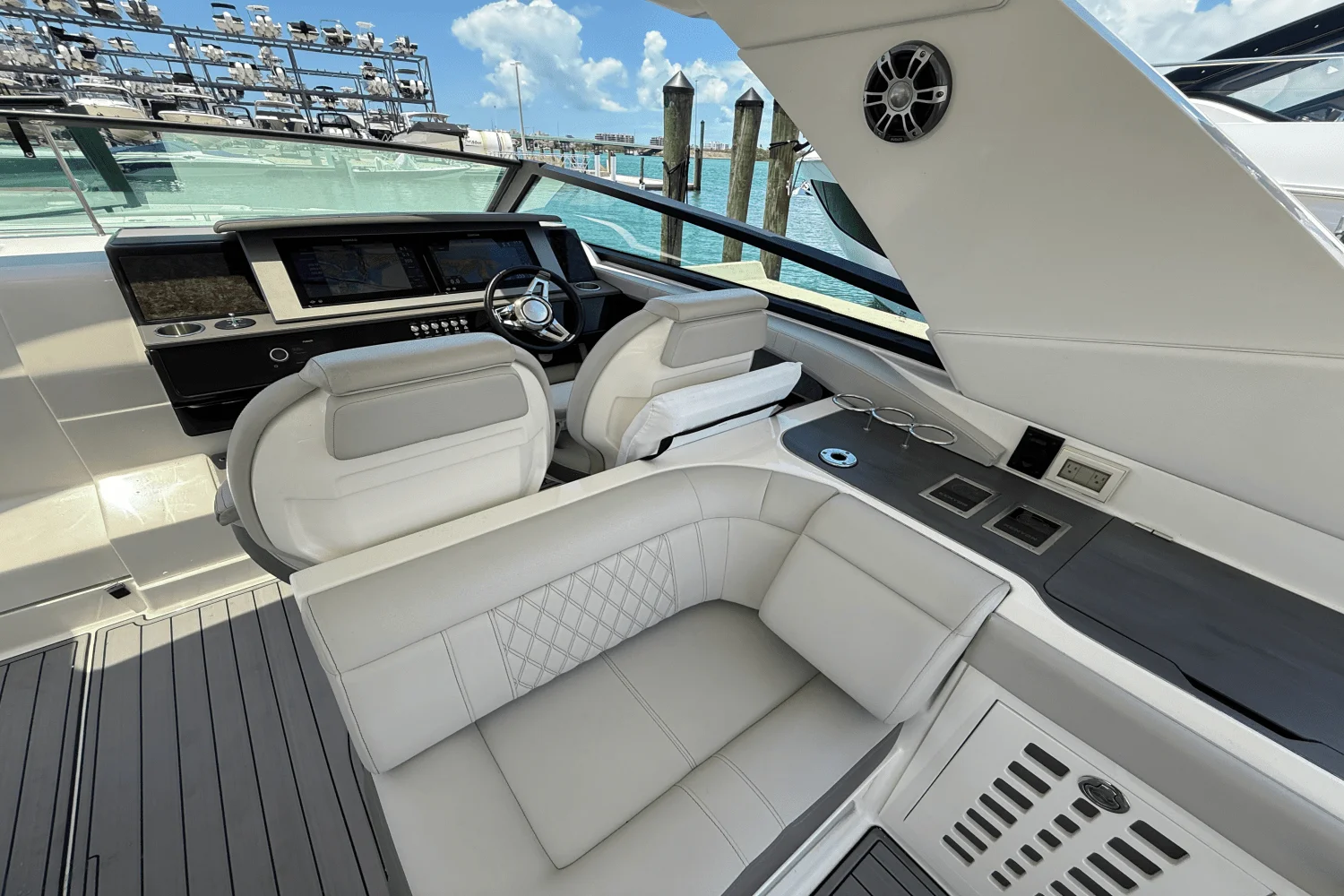 2020 Sea Ray 400 SLX OB Image Thumbnail #20