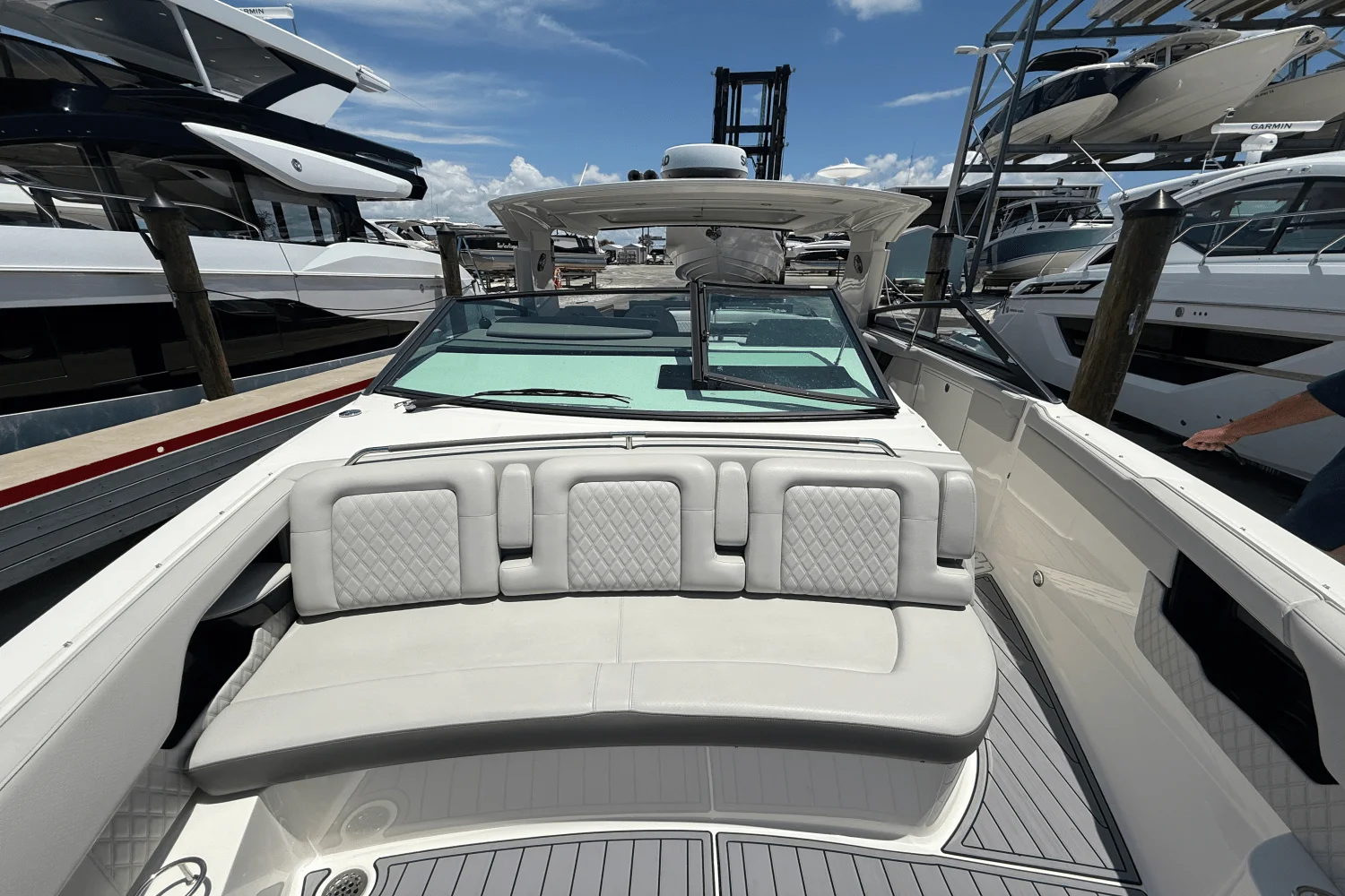 2020 Sea Ray 400 SLX OB Image Thumbnail #12
