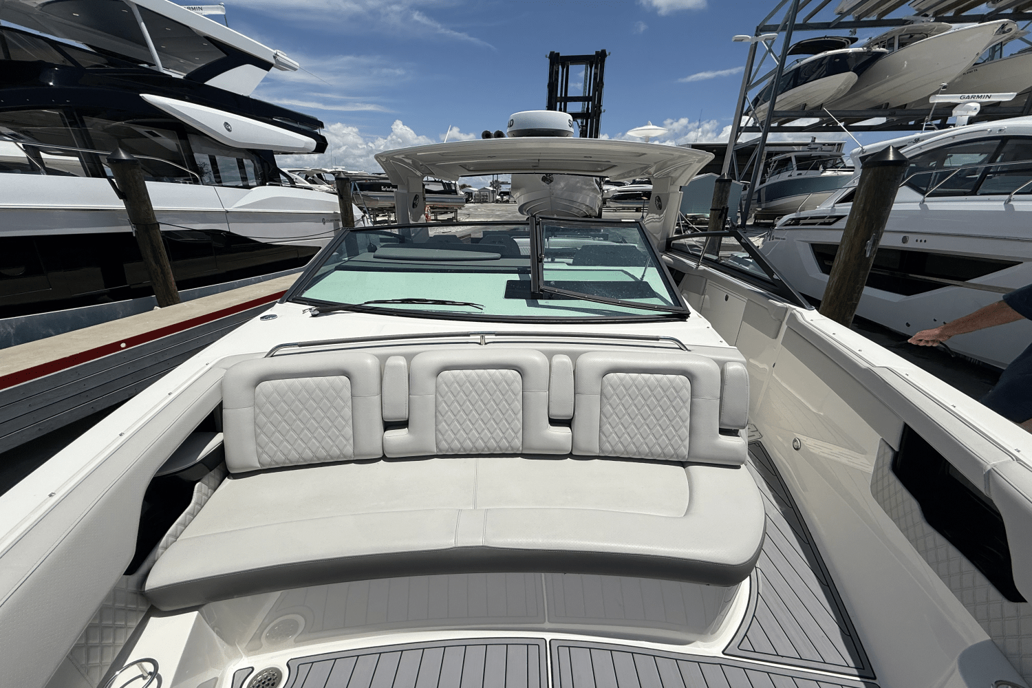 2020 Sea Ray 400 SLX-OB Image Thumbnail #12