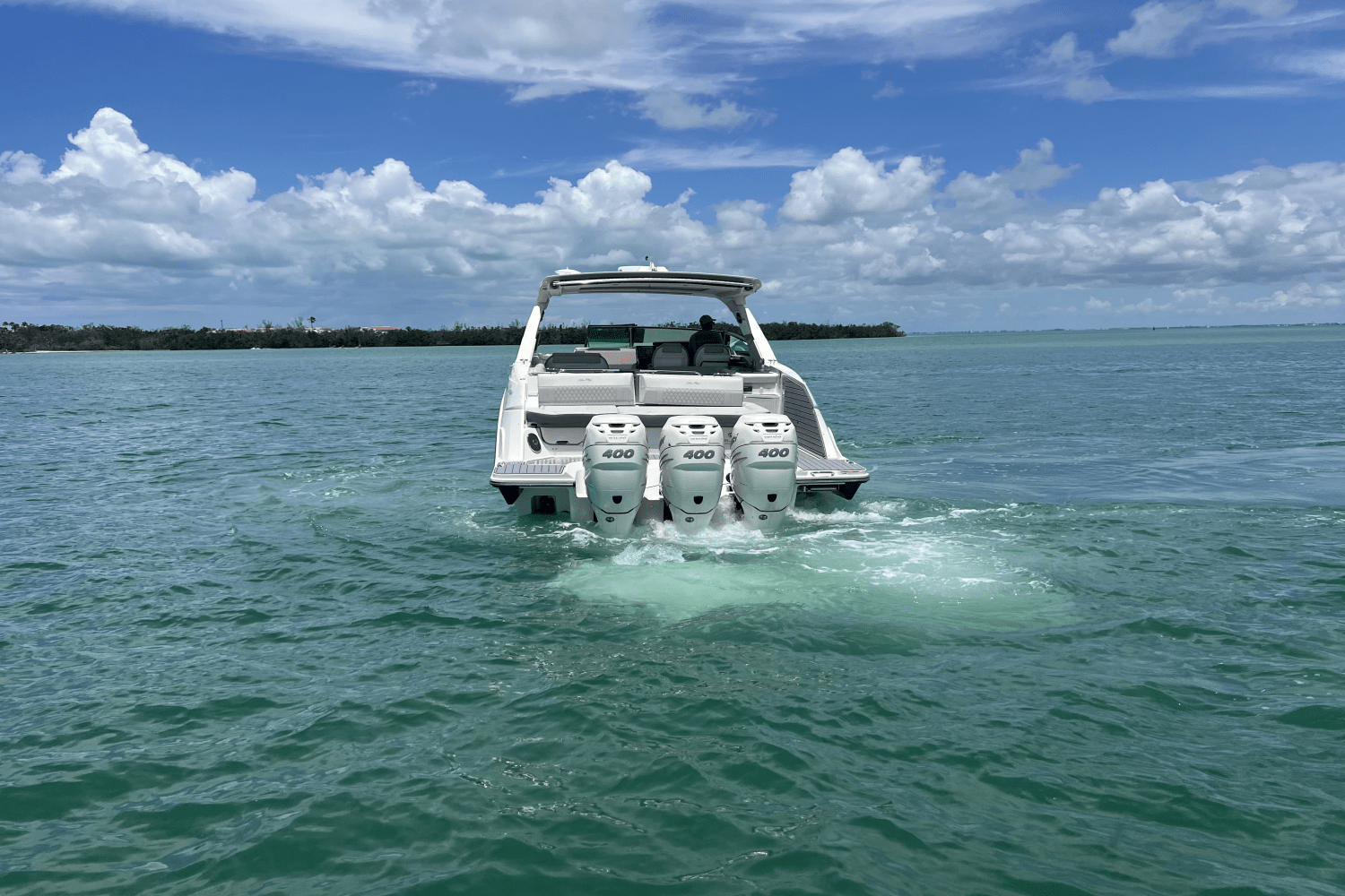 2020 Sea Ray 400 SLX-OB Image Thumbnail #3