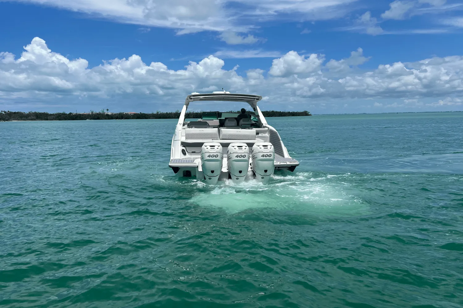 2020 Sea Ray 400 SLX OB Image Thumbnail #3