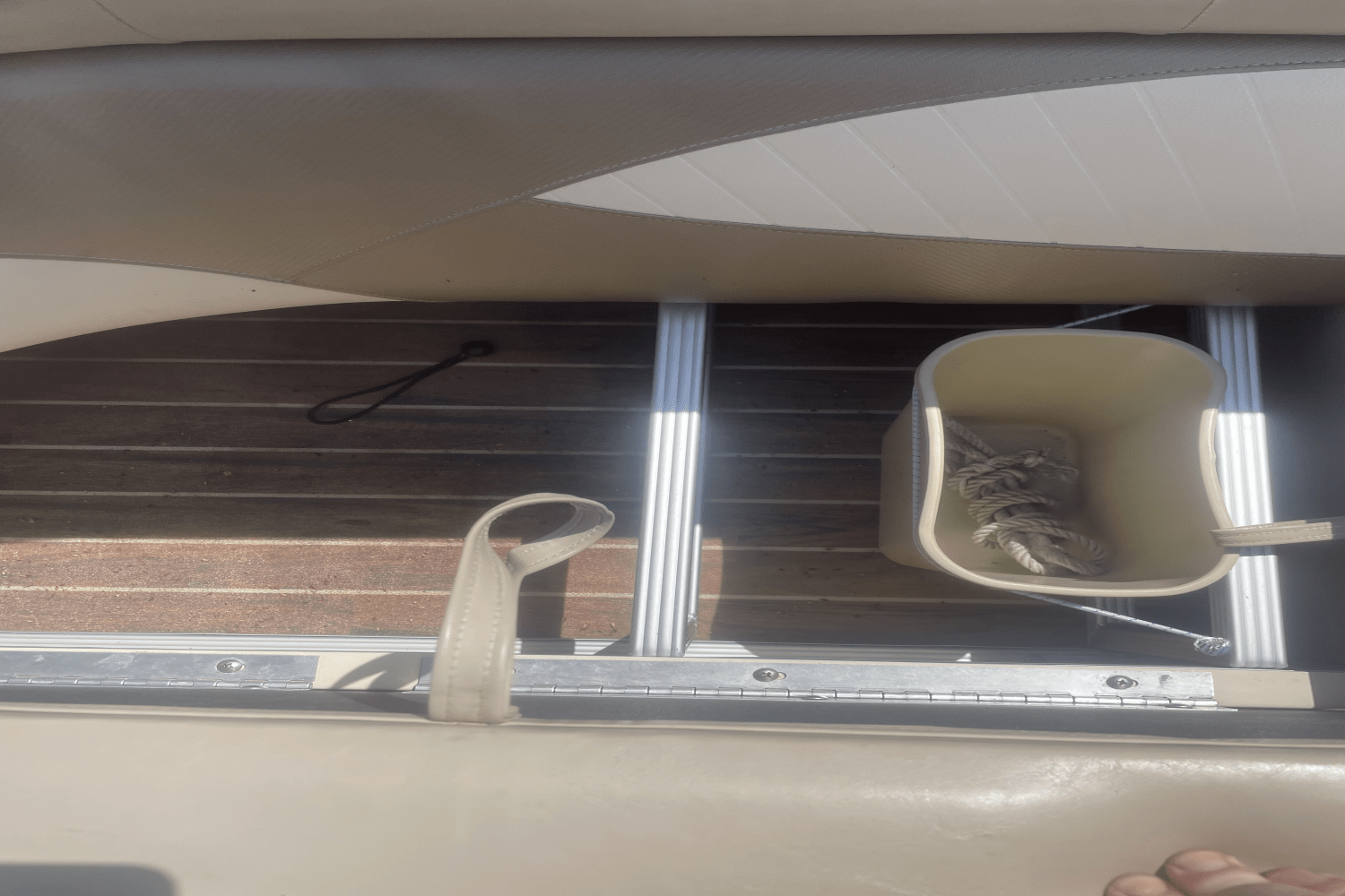 2015 Crest 230 Image Thumbnail #39