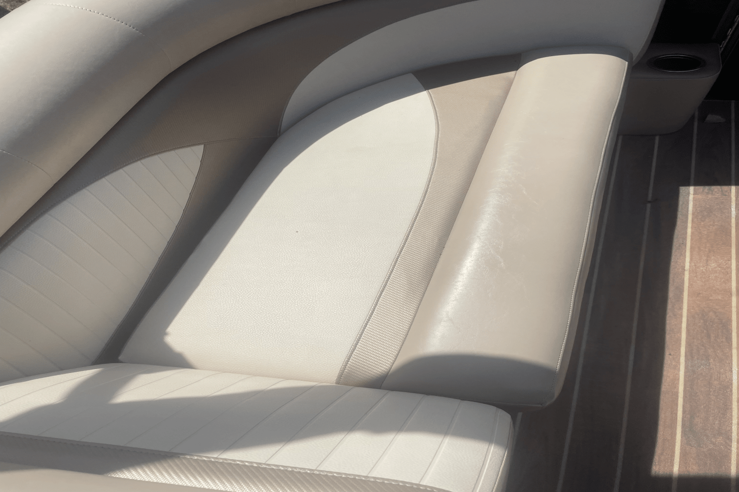 2015 Crest 230 Image Thumbnail #37