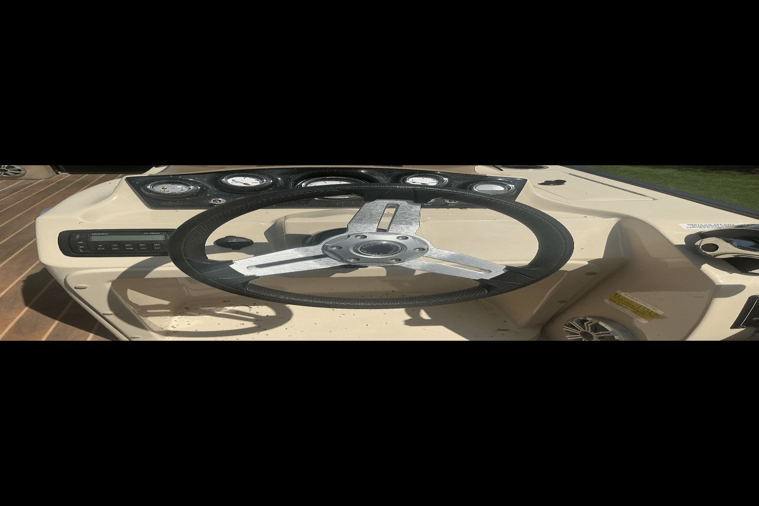 2015 Crest 230 Image Thumbnail #31