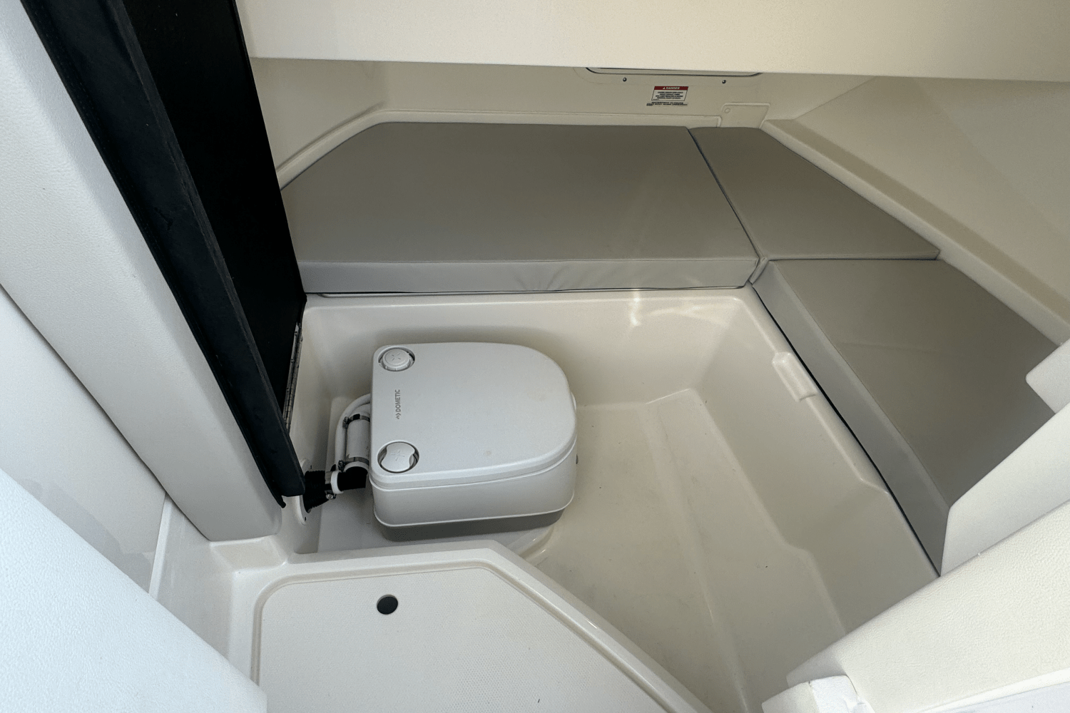 2022 Sea Ray 250 SDX OB Image Thumbnail #24