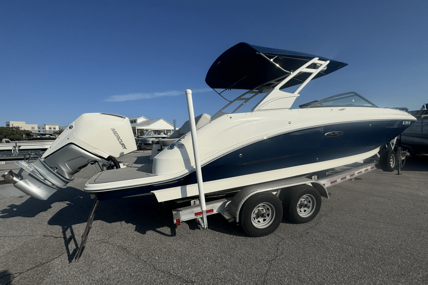 2022 Sea Ray 250 SDX OB Image Thumbnail #2