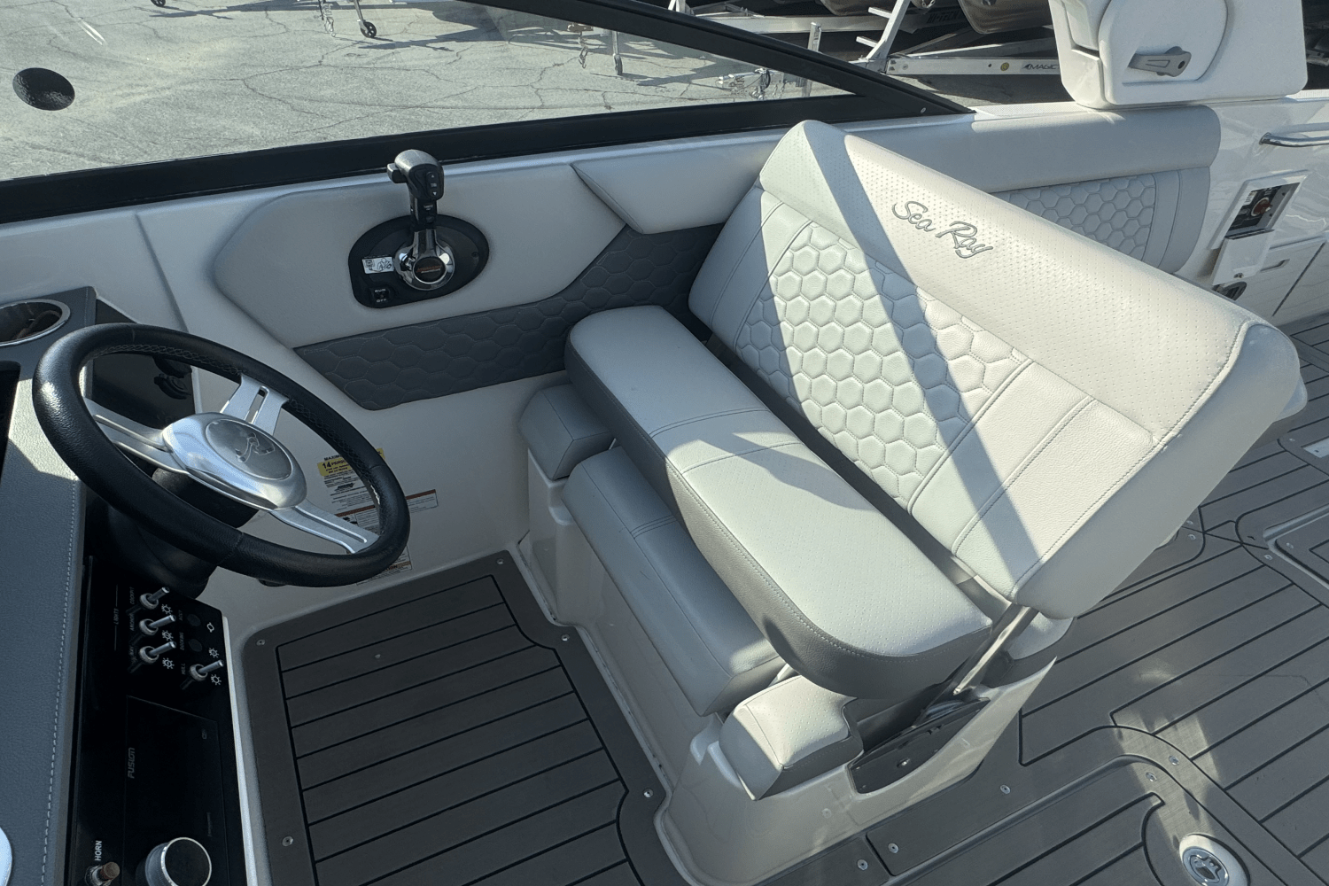 2022 Sea Ray 250 SDX OB Image Thumbnail #17
