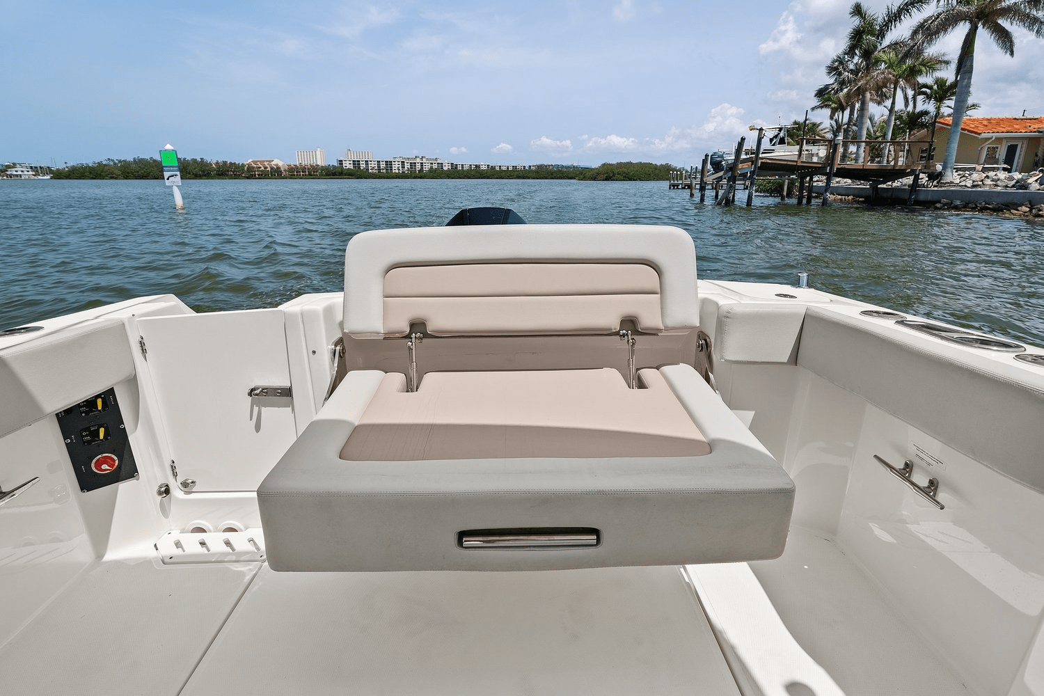 2022 Boston Whaler 240 VANTAGE Image Thumbnail #21