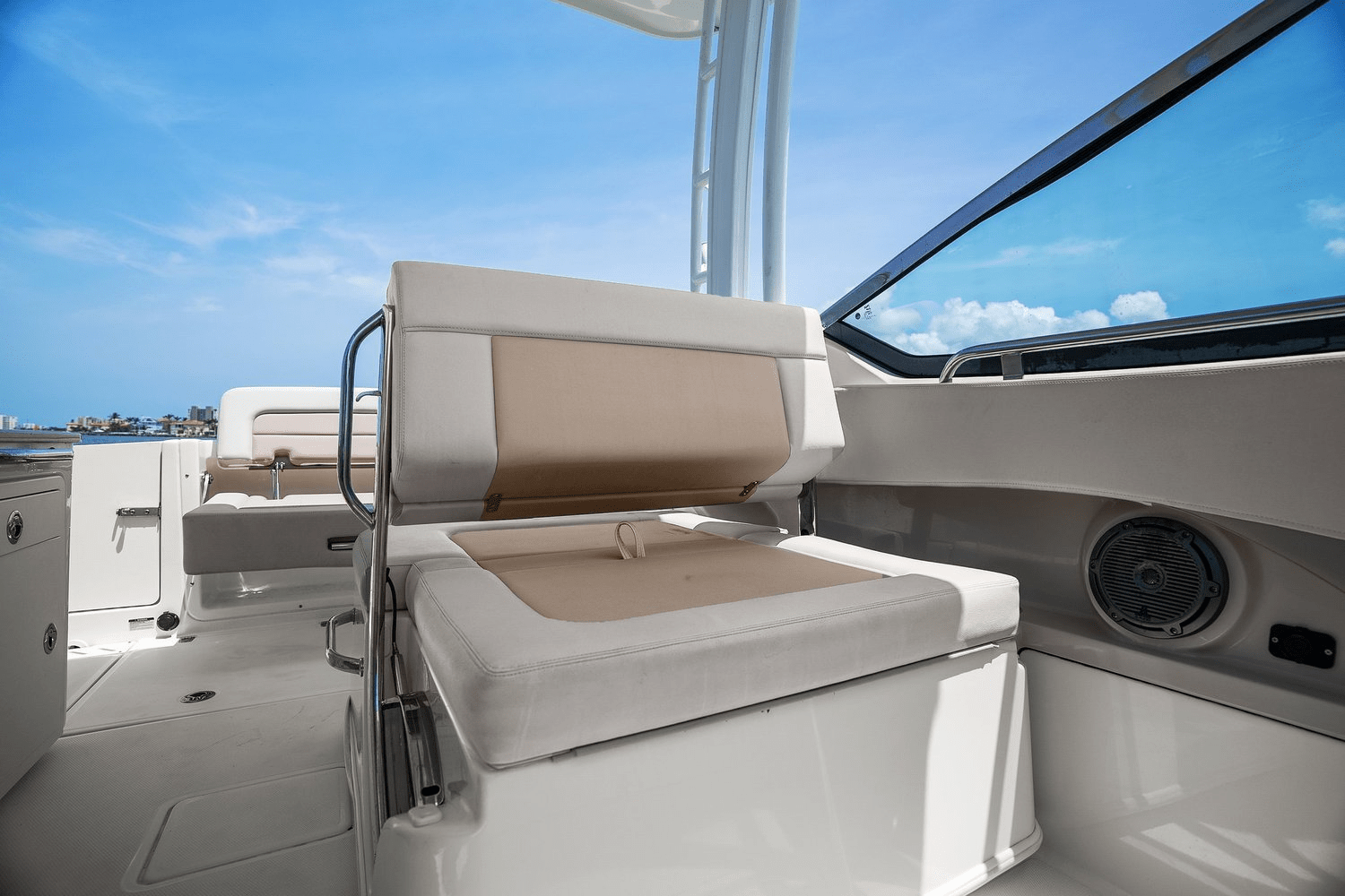2022 Boston Whaler 240 VANTAGE Image Thumbnail #28