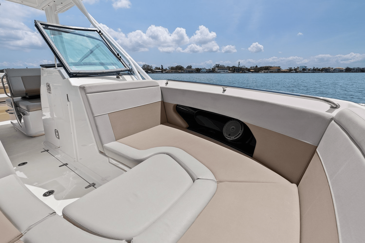 2022 Boston Whaler 240 VANTAGE Image Thumbnail #26