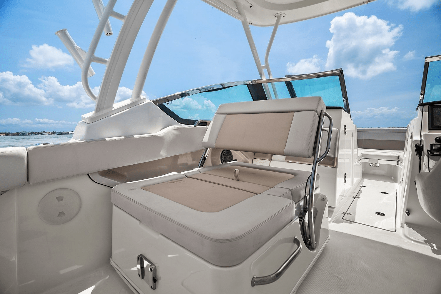 2022 Boston Whaler 240 VANTAGE Image Thumbnail #30